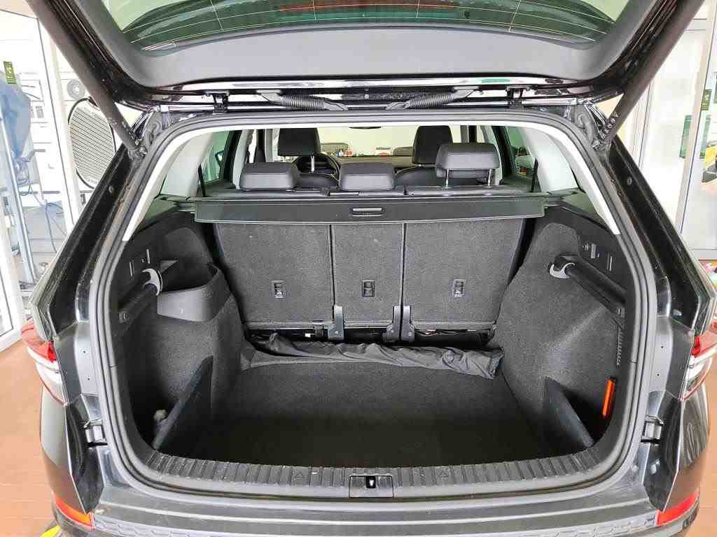 Skoda Kodiaq 2.0 TDI Style NAVI CARPLAY KLIMAAUT RFK ACC 10