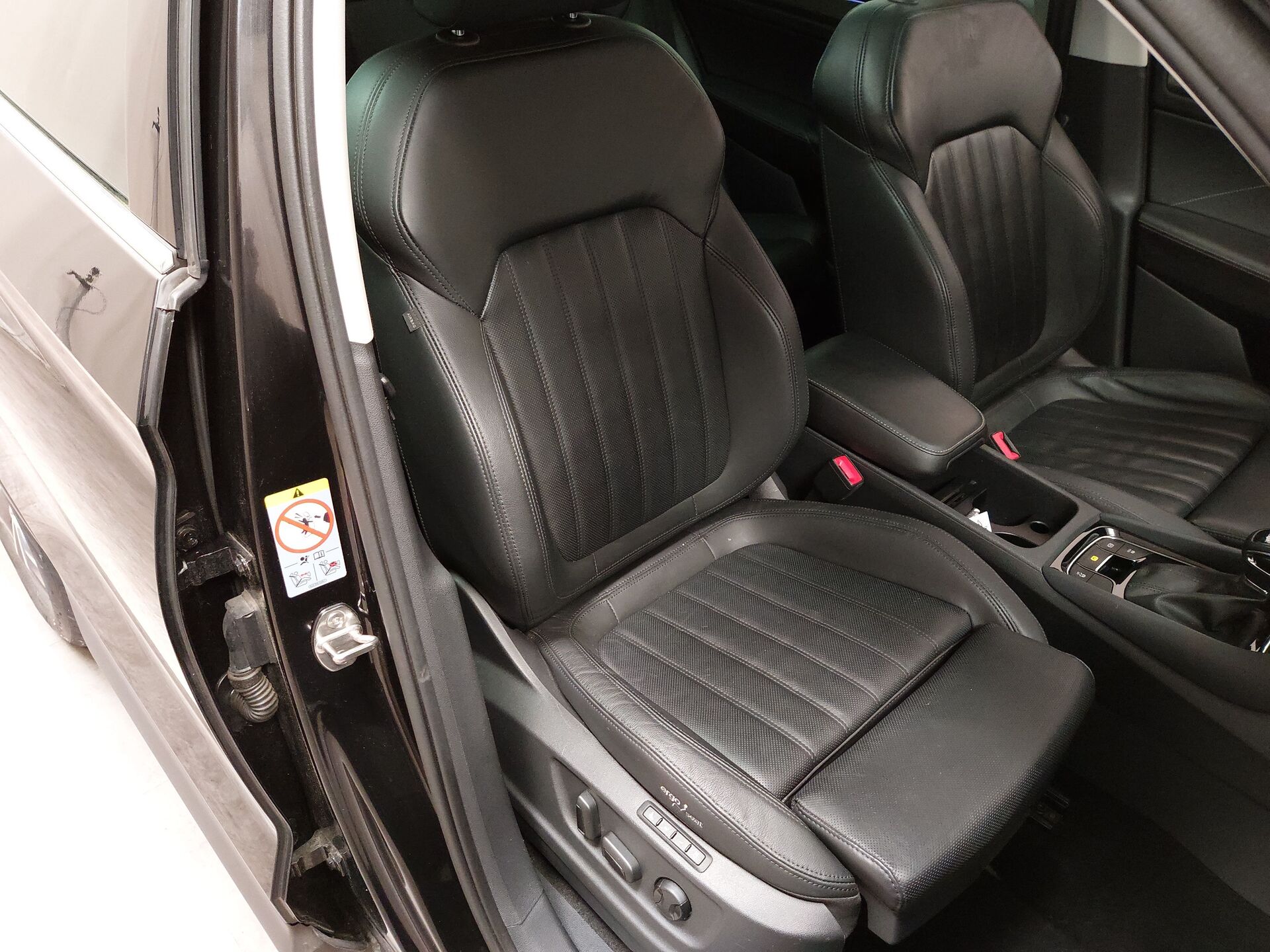 Skoda 2.0 TDI 2.0 TDI Style LEDER NAVI LED RADIO AID 11