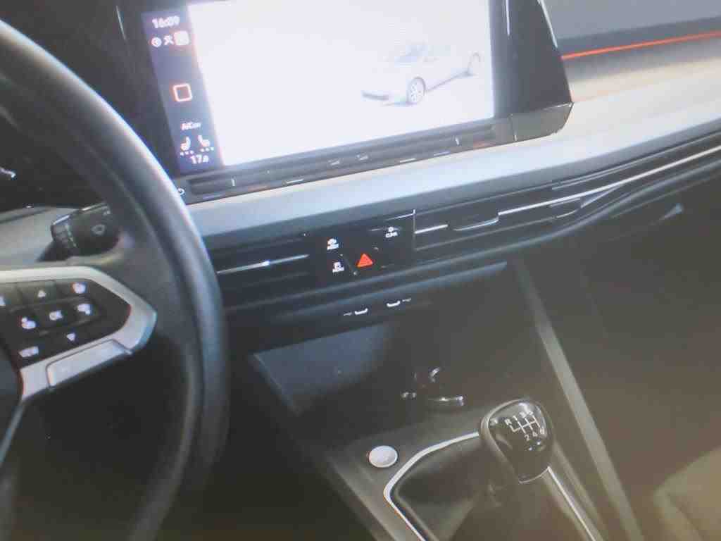 Volkswagen Golf-8 Var. 2.0 TDI Life NAVI KLIMAAUT SHZ RFK LED 9