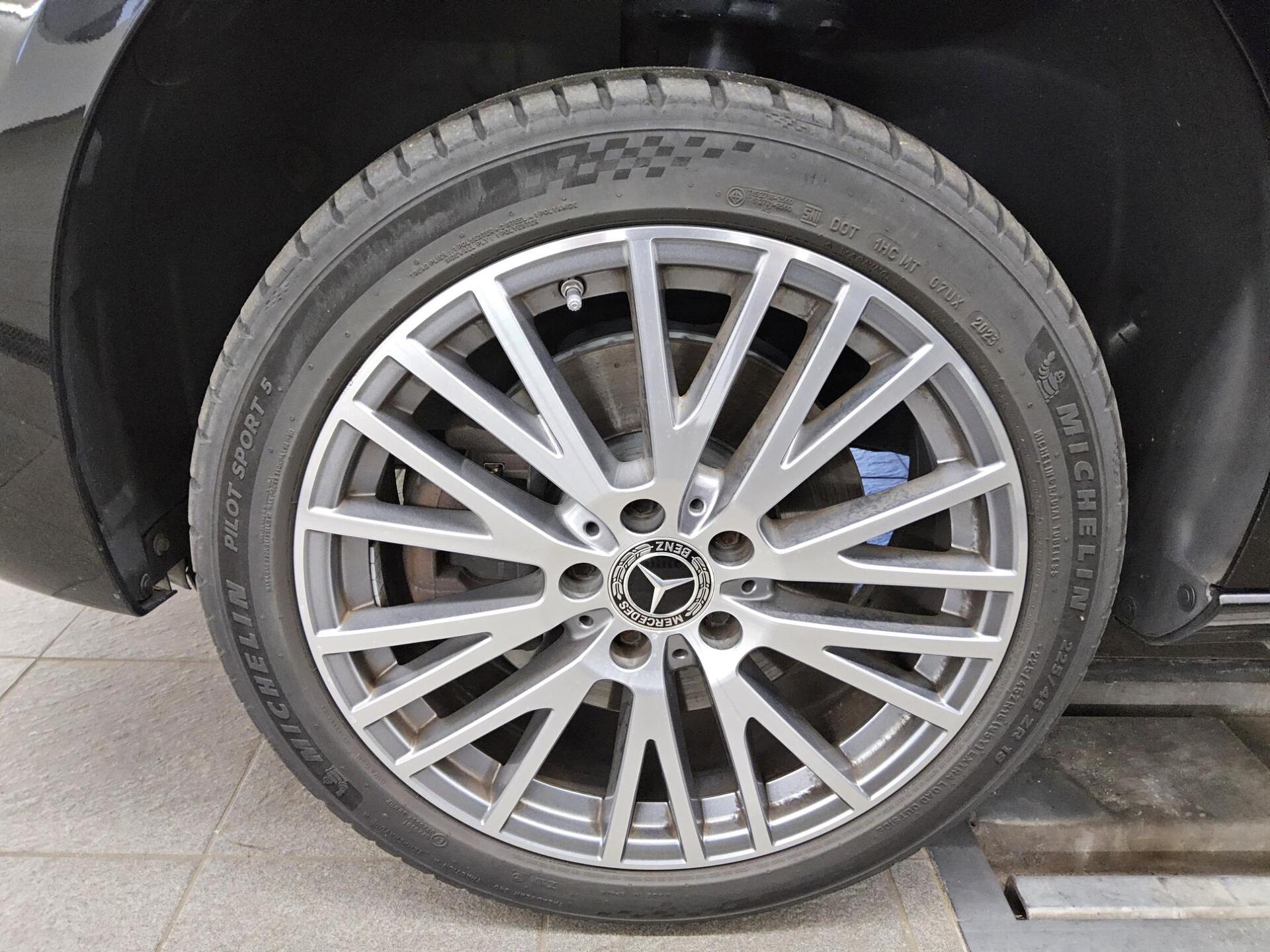 Mercedes-Benz B 220 d Navi LED Leder Shz RFK 11