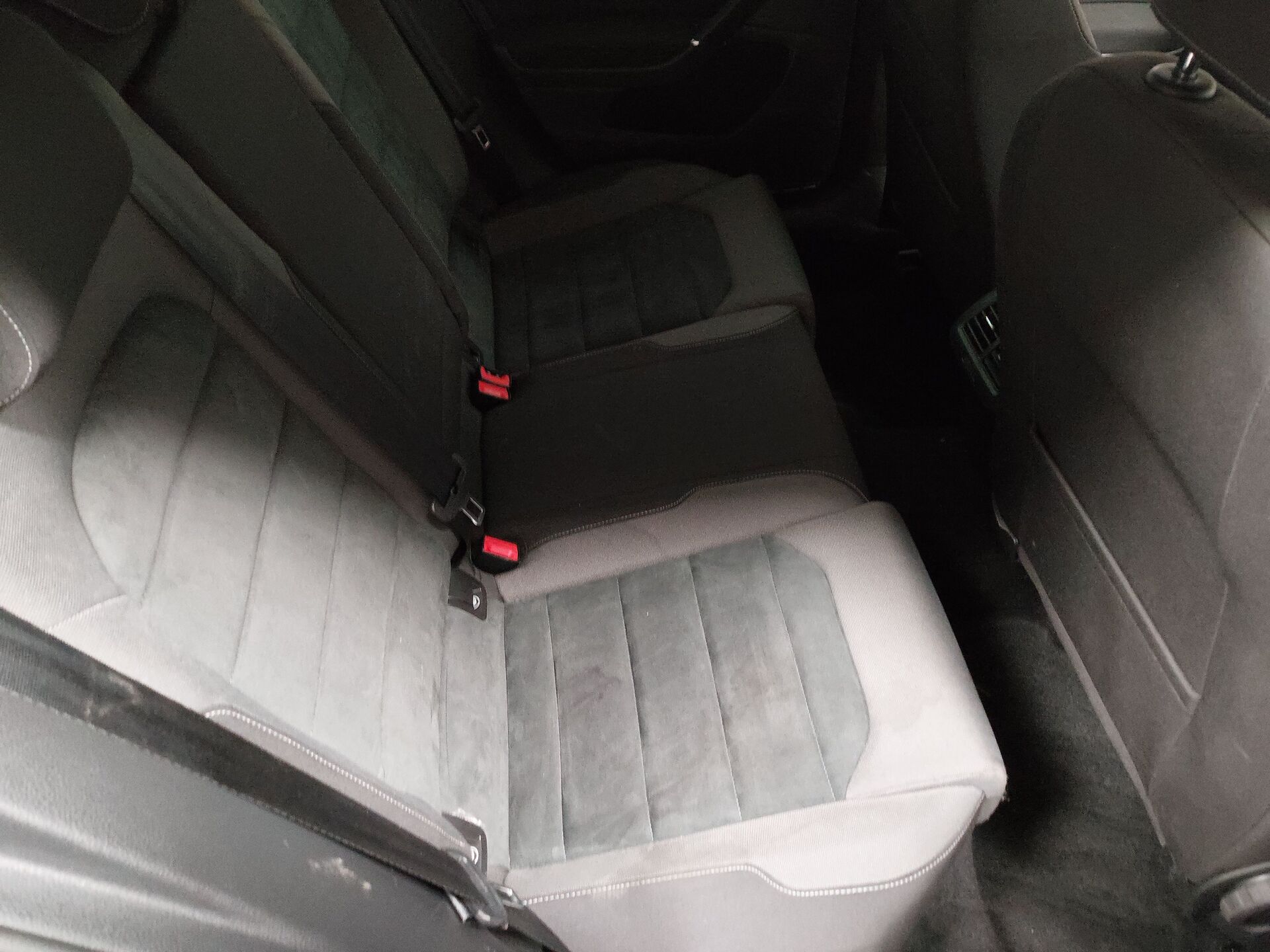 Volkswagen Golf-7 2.0 TDI Highline NAVI KLIMA LED RADIO MFL 13