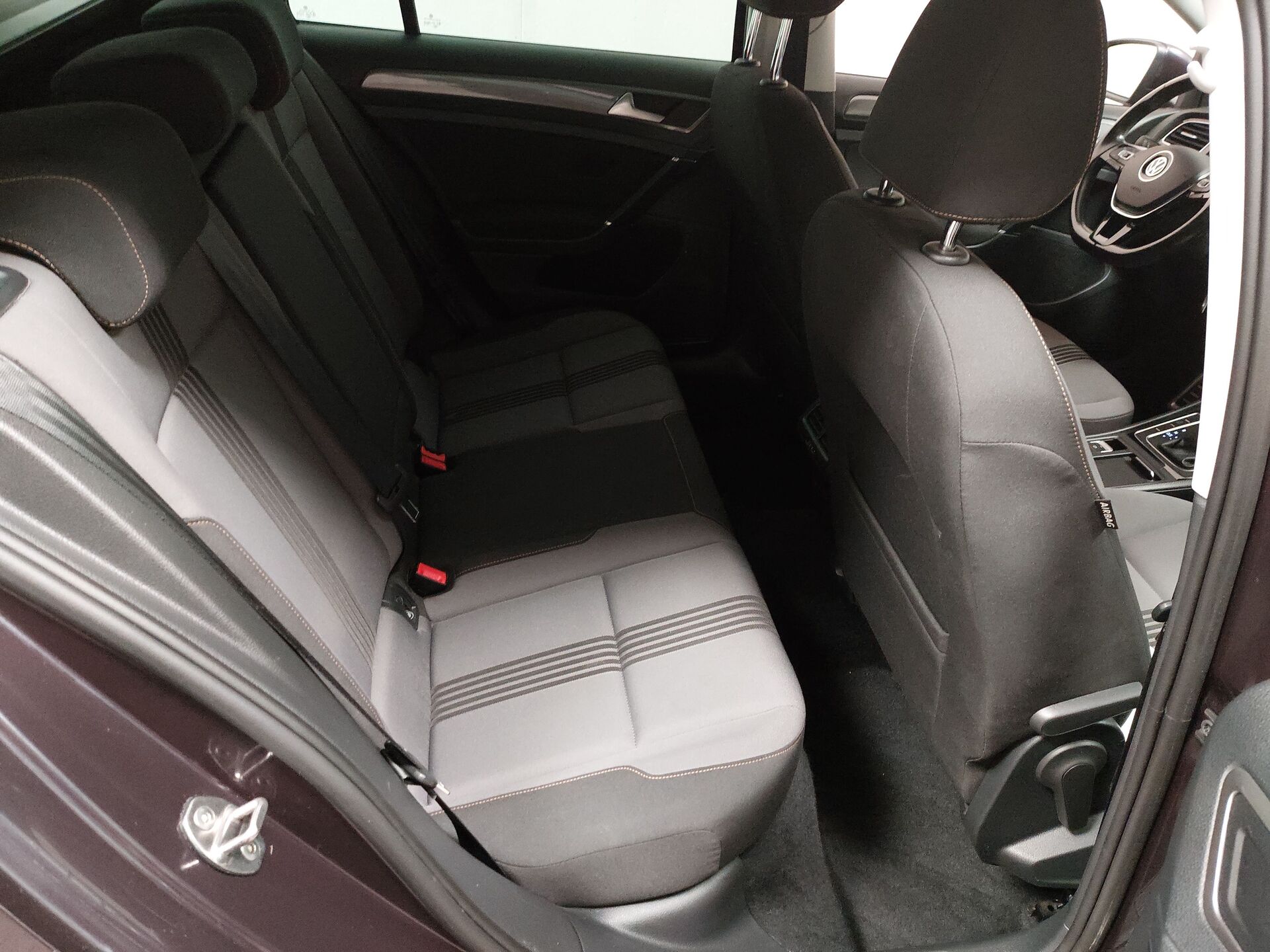 Volkswagen Golf-7 Var. 1.6 TDI Allstar Navi PDC SHZ 13