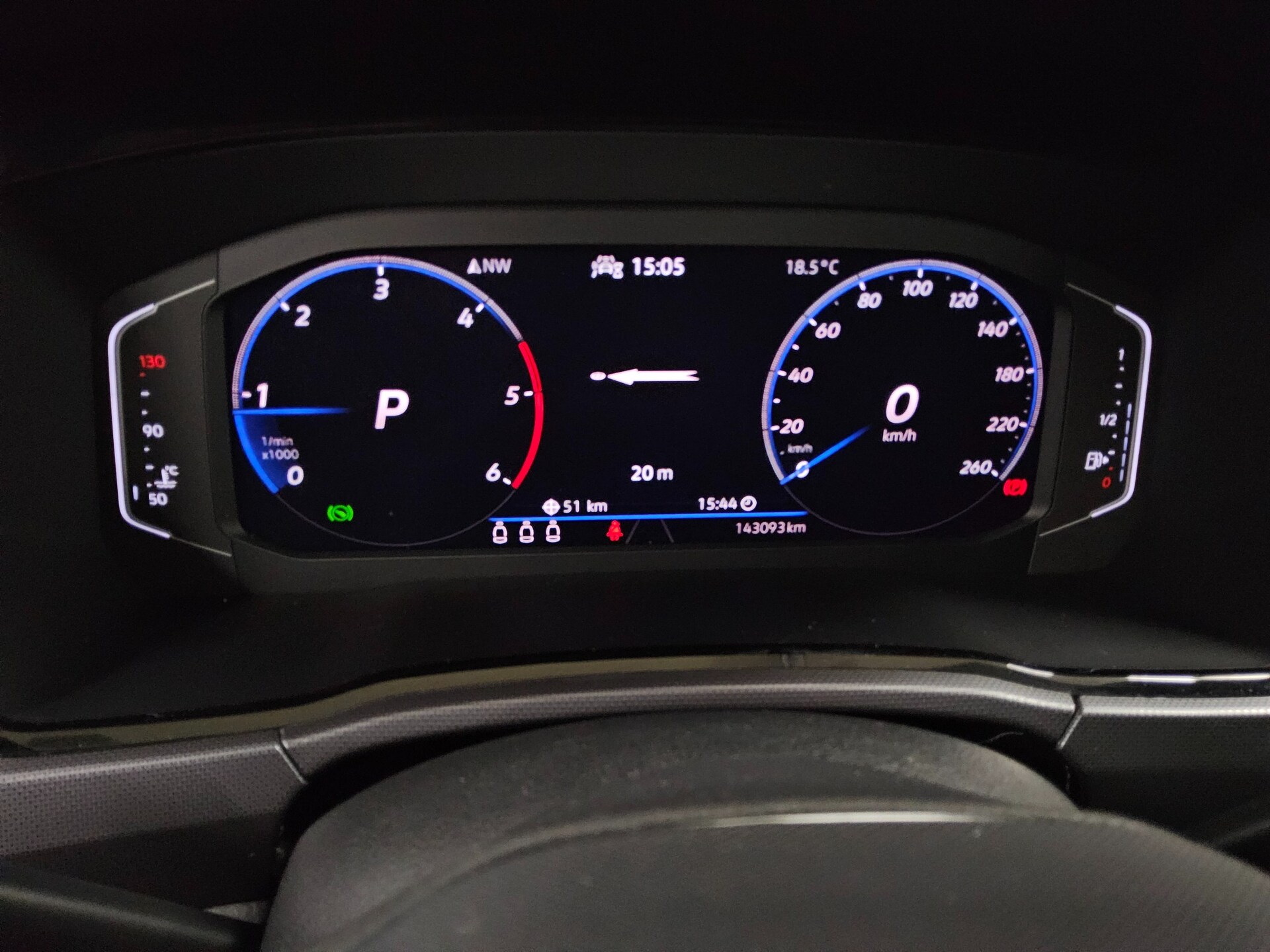 Volkswagen Touran 2.0 TDI Comf. Navi AID R-Line StHzg. AHK RFK 8