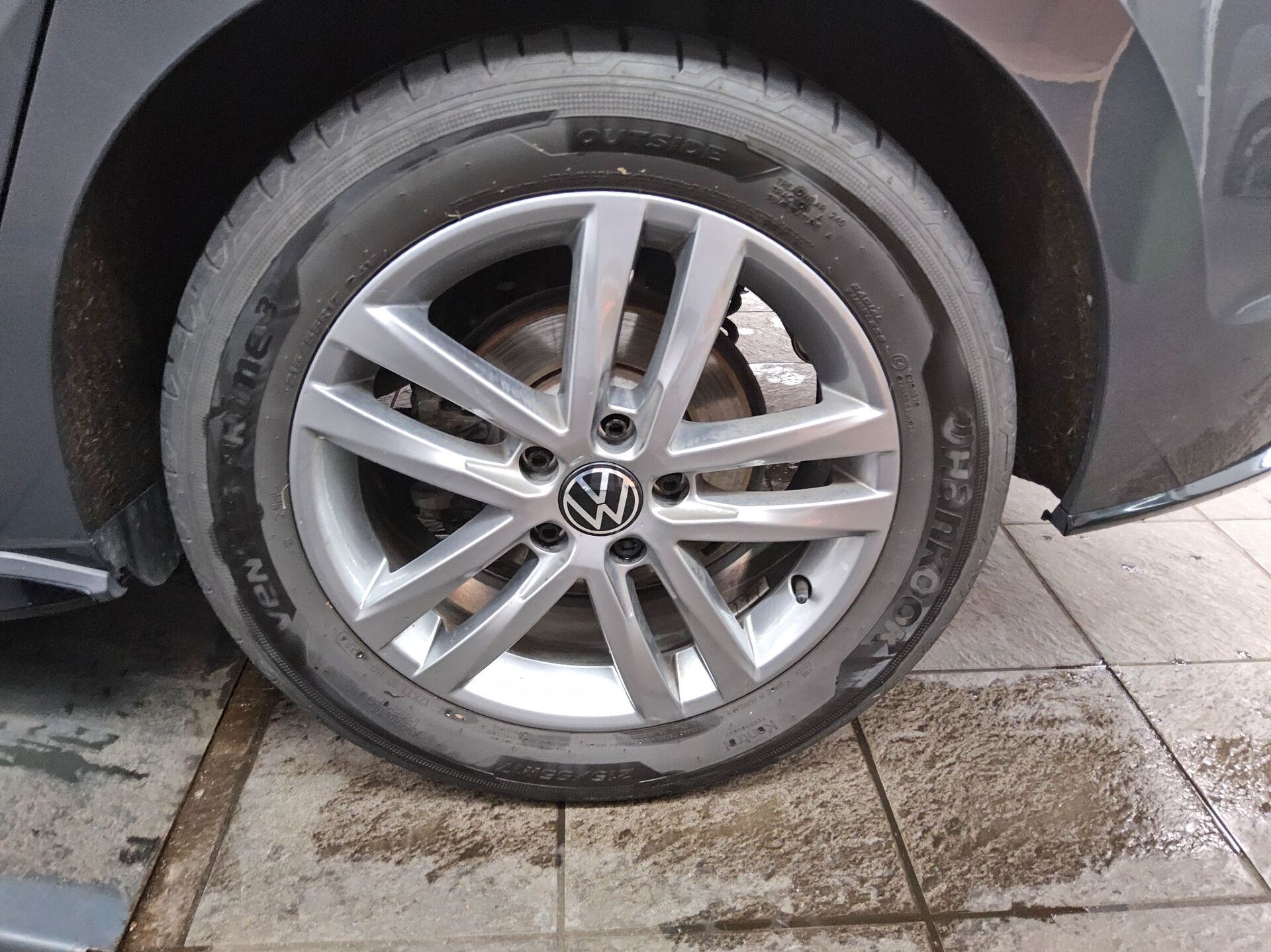 Volkswagen Touran 2.0 TDI Comf. Navi AID R-Line StHzg. AHK RFK 11