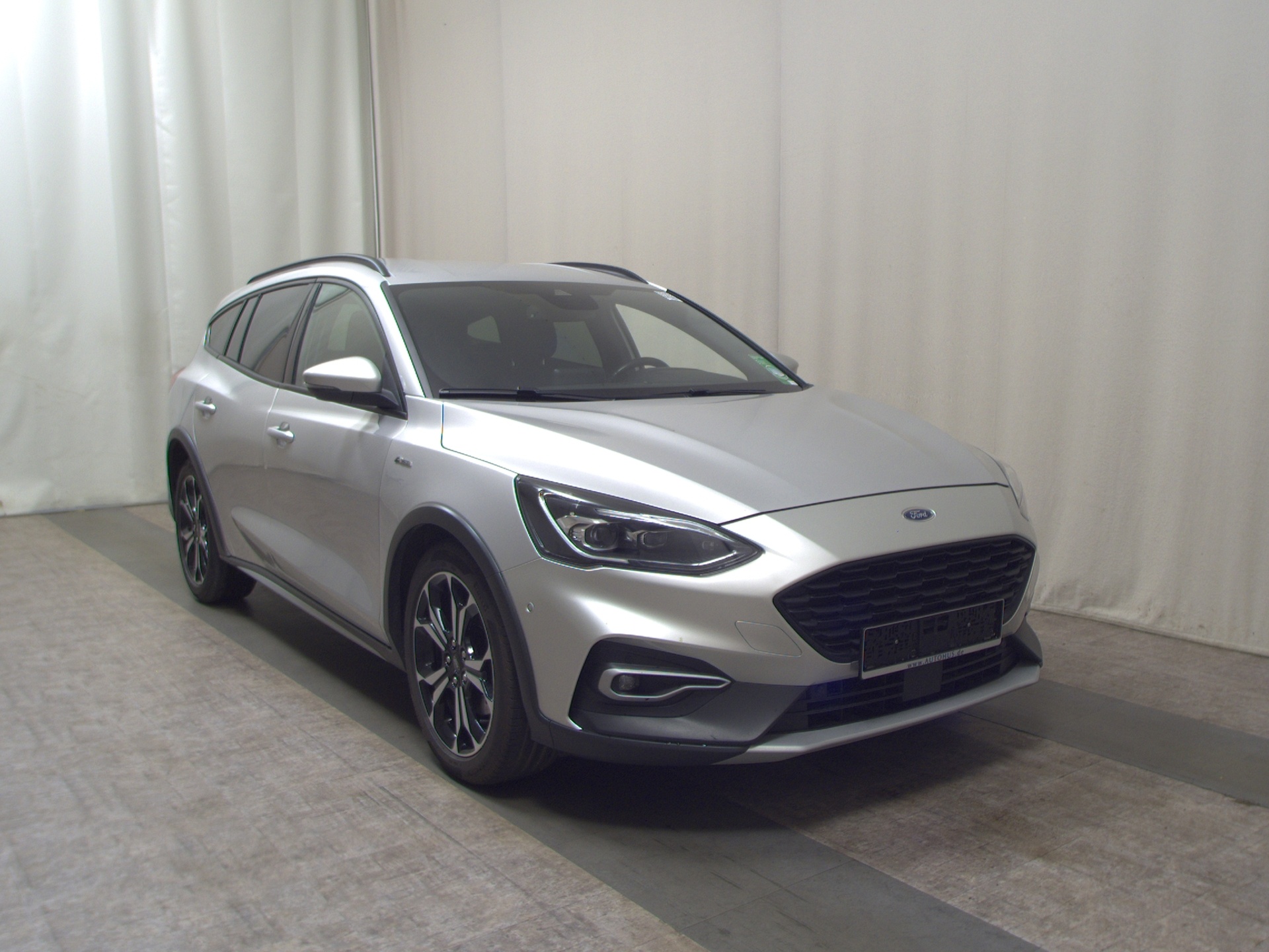 Ford Focus Turnier 1.5 EB Active Navi LED HuD B&O 3