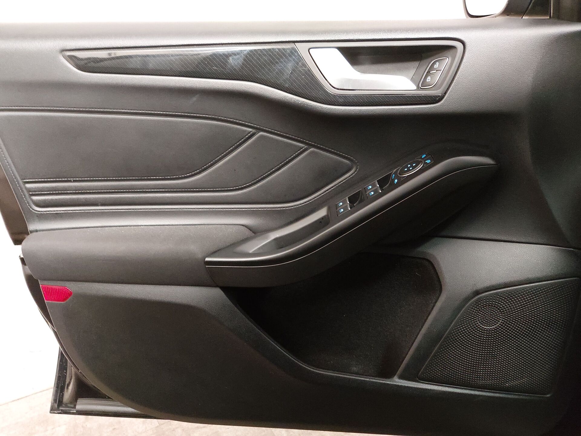 Ford Focus Turnier 2.0 EB ST-Line Navi LED RFK SHZ ACC 10
