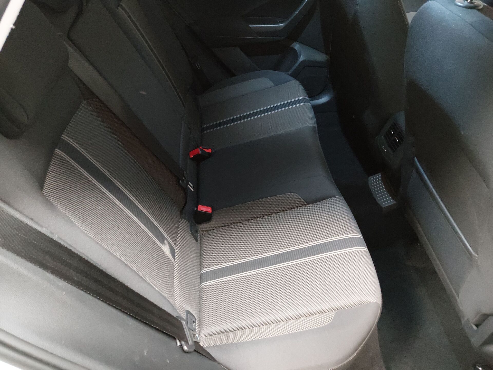 Volkswagen T-Roc 2.0 TDI Style Navi LED AHK PDC ACC 13