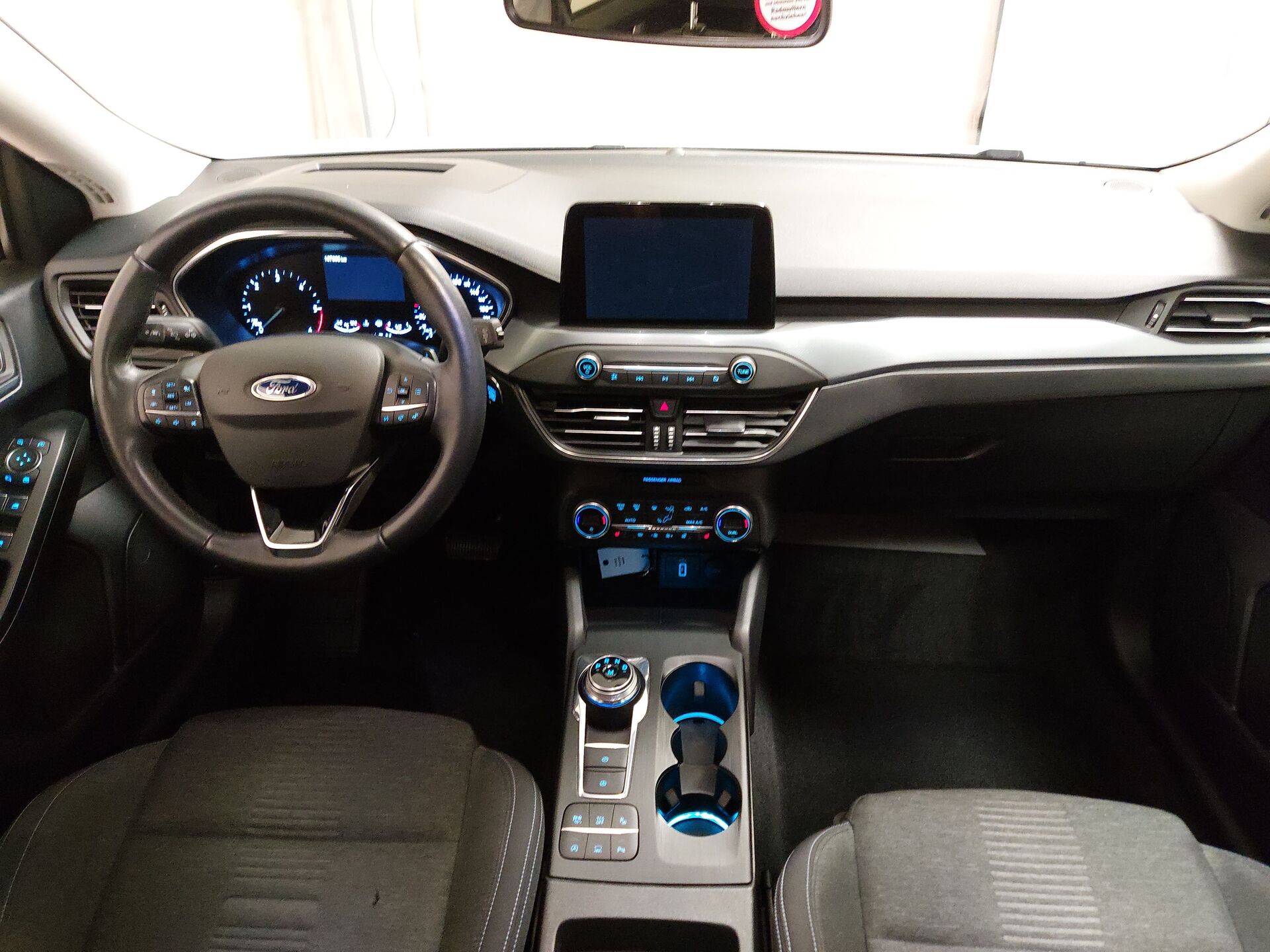 Ford Focus 2.0 EB Active HuD AHK 12