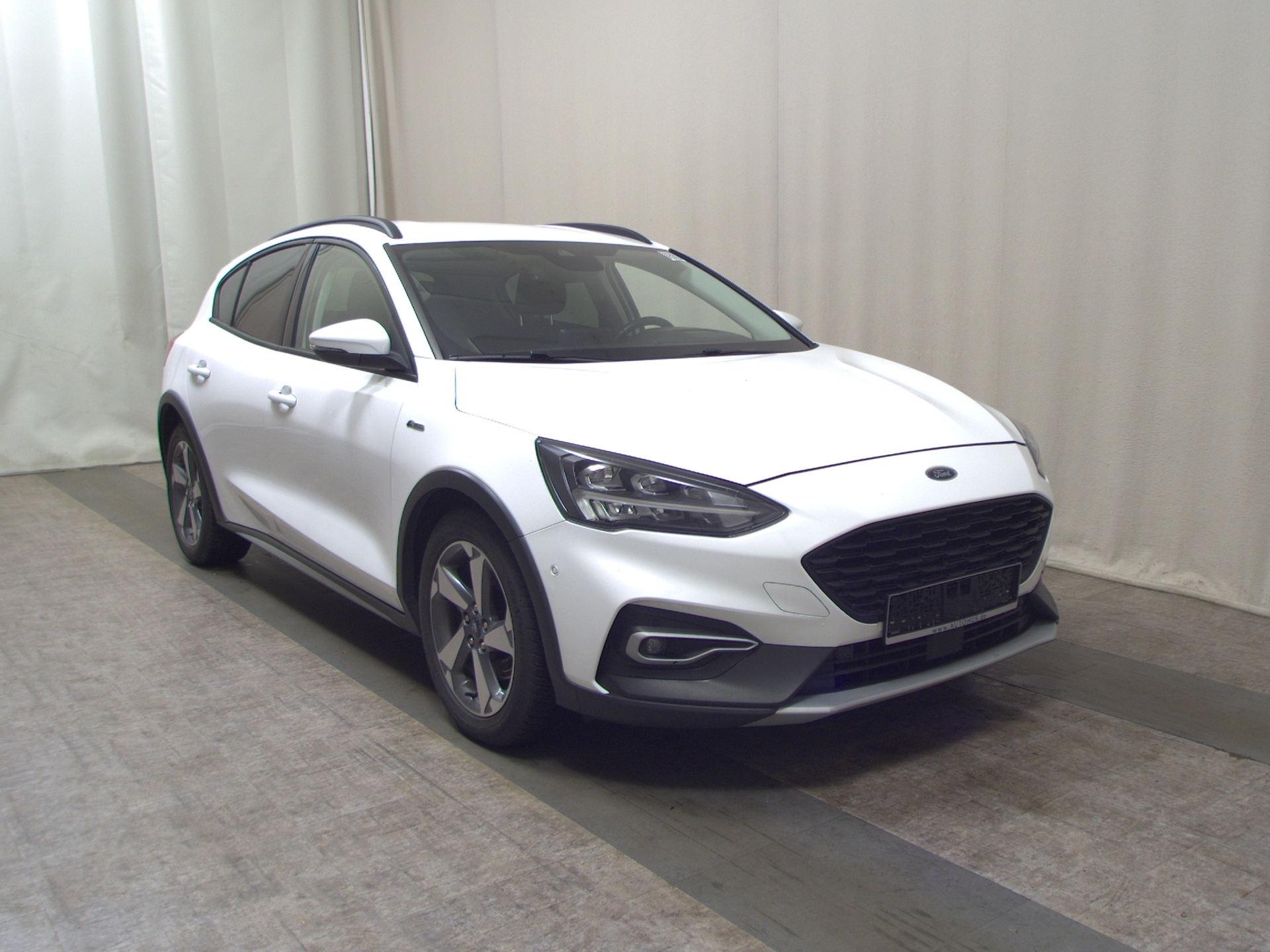 Ford Focus 2.0 EB Active HuD AHK 3