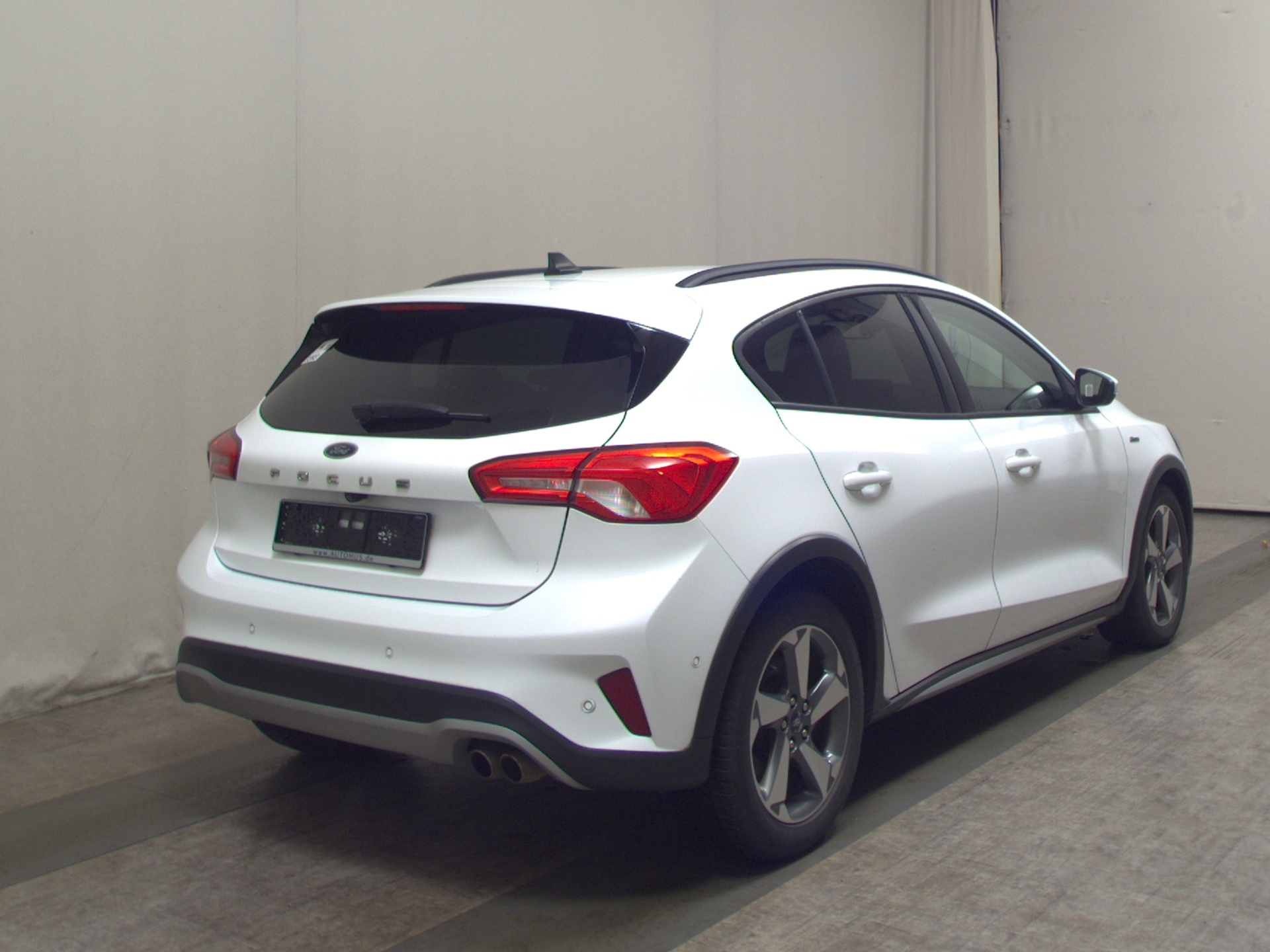 Ford Focus 2.0 EB Active HuD AHK 4