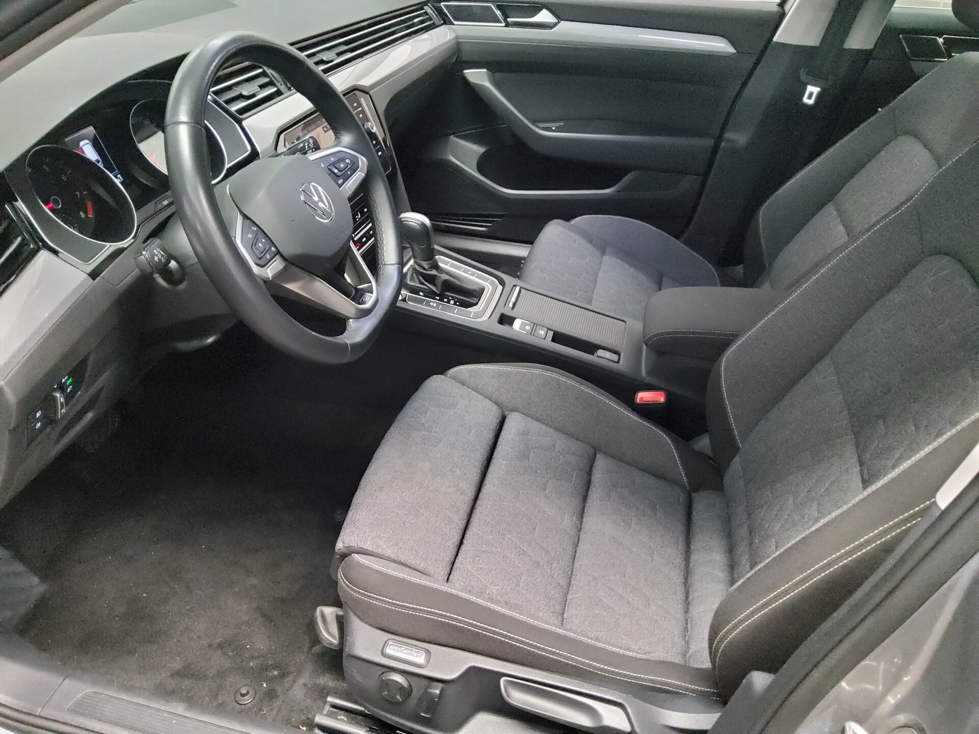 Volkswagen Passat Variant 1.5 TSI Business 8