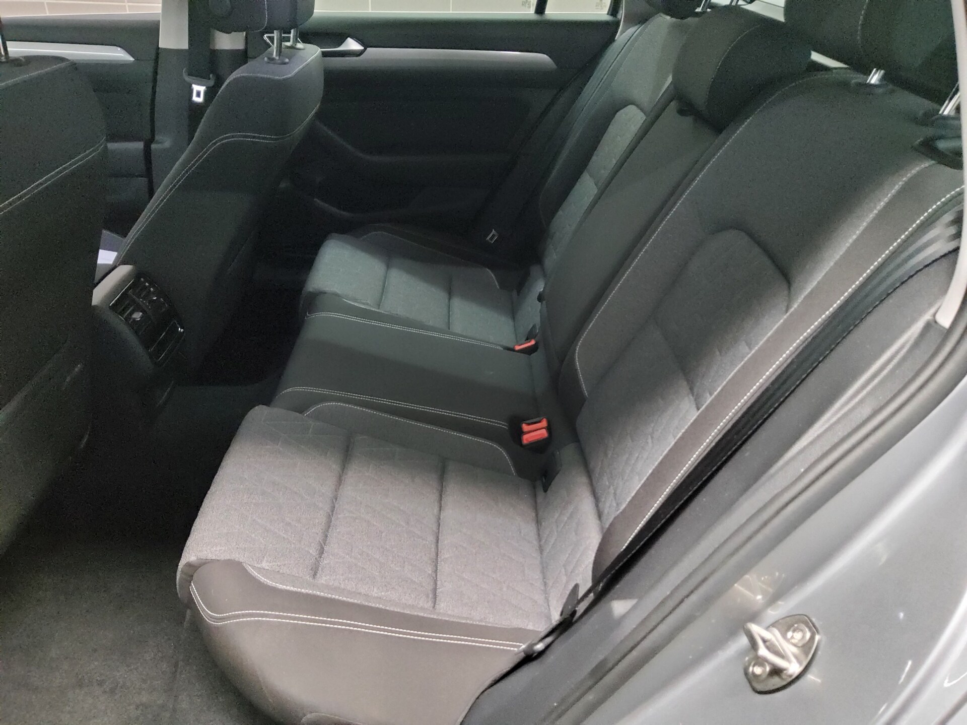 Volkswagen Passat Variant 1.5 TSI Business 13