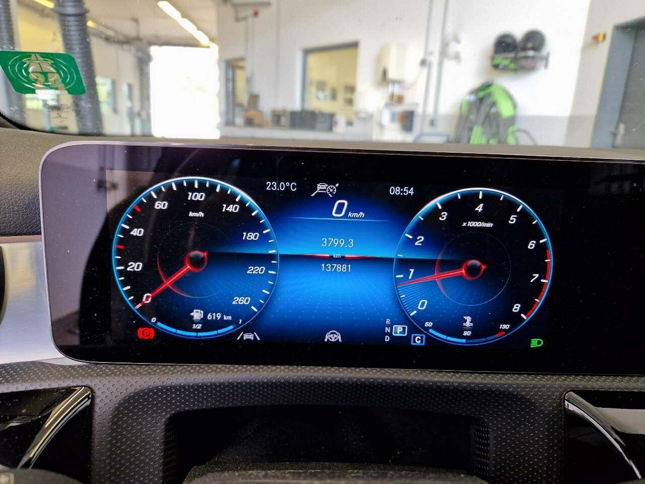 Mercedes-Benz A 200 AMG-Line Pano Sound 6