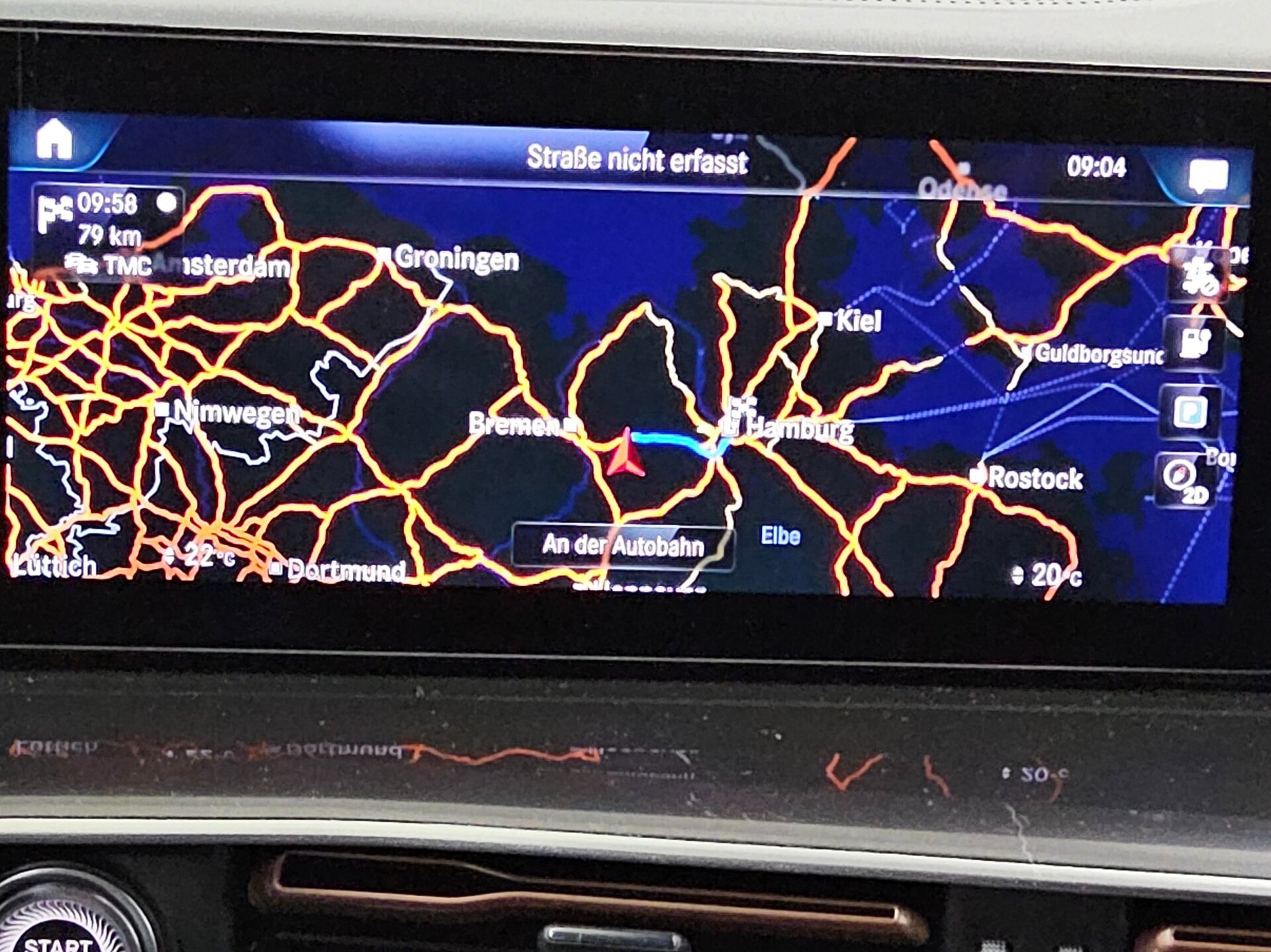 Mercedes-Benz EQC 400 4M T-Leder Navi LED RFK 7