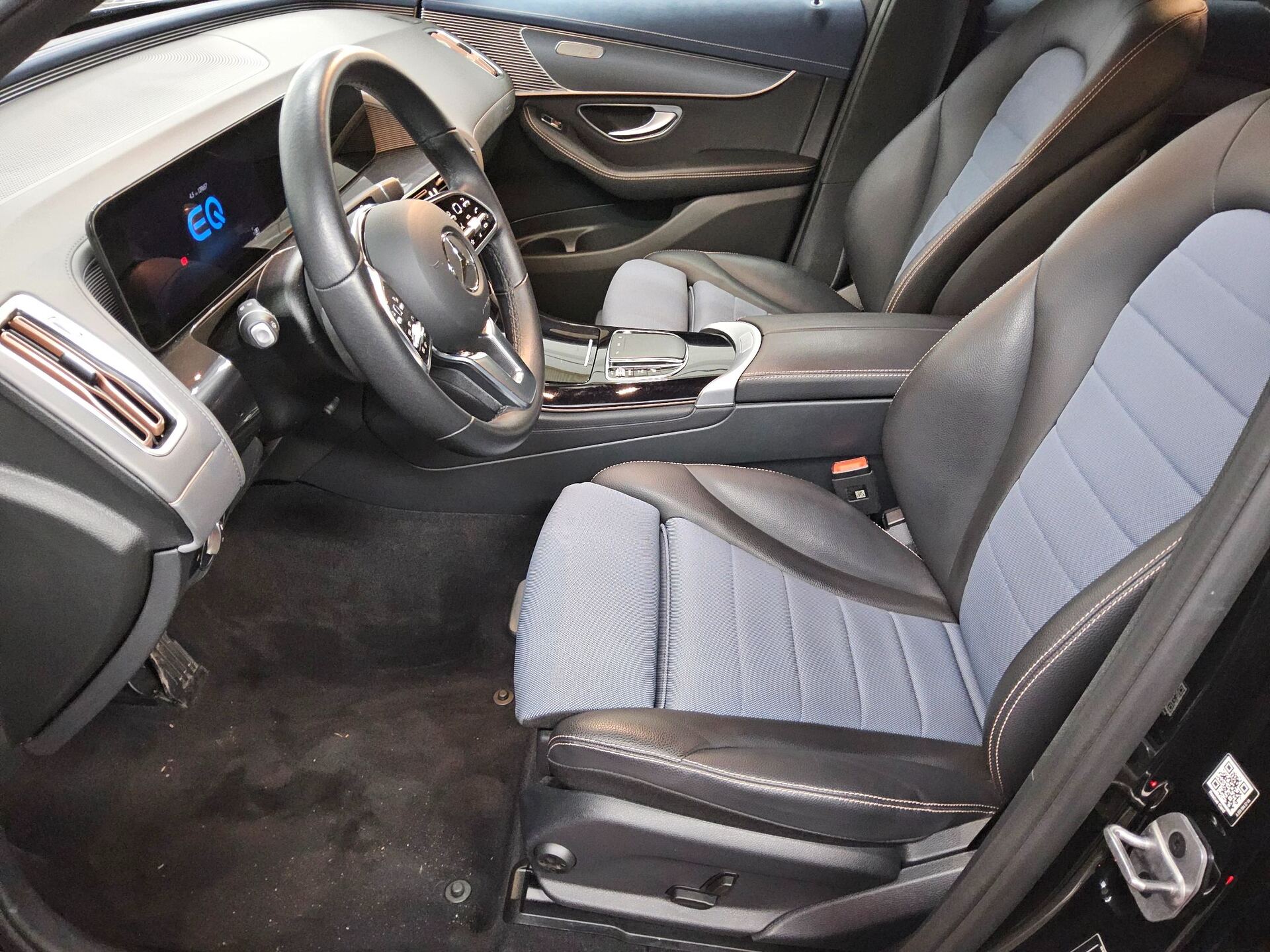 Mercedes-Benz EQC 400 4M T-Leder Navi LED RFK 9