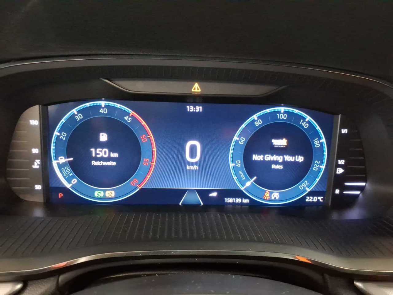 Skoda Octavia Kombi 2.0 TDI Style AHK PDC 6