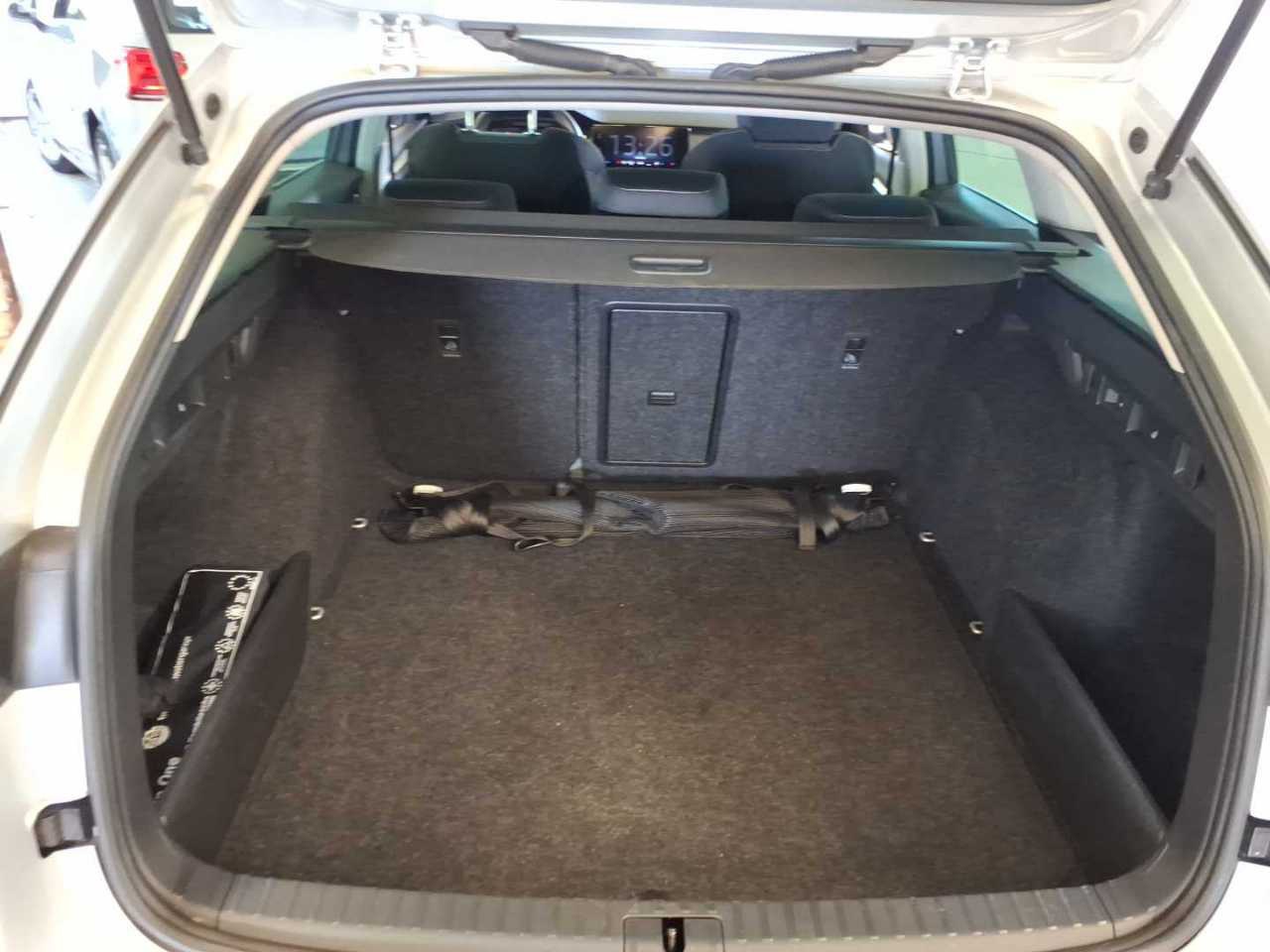 Skoda Octavia Kombi 2.0 TDI Style AHK PDC 12