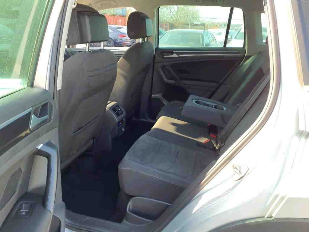 Volkswagen Tiguan 2.0 TDI Elegance NAVI CARPLAY ANDROID SHZ ACC 7