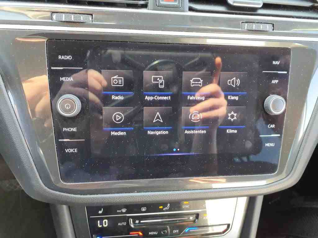 Volkswagen Tiguan 2.0 TDI Elegance NAVI CARPLAY ANDROID SHZ ACC 8