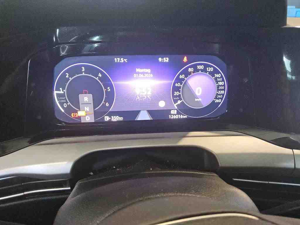 Volkswagen Golf-8 Var. 2.0 TDI Life NAVI KLIMAAUT PDC LED DC 8
