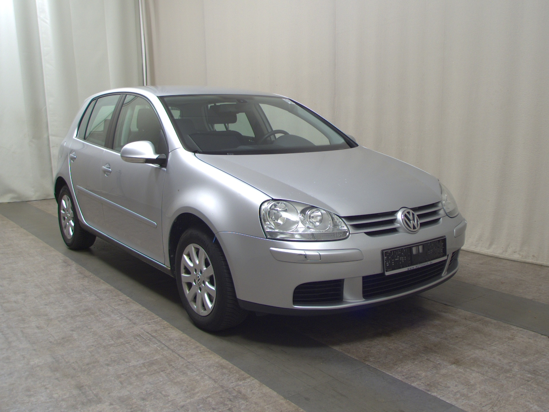 Volkswagen Golf-5 5-Türen Klima SHZ HU 07/27 3
