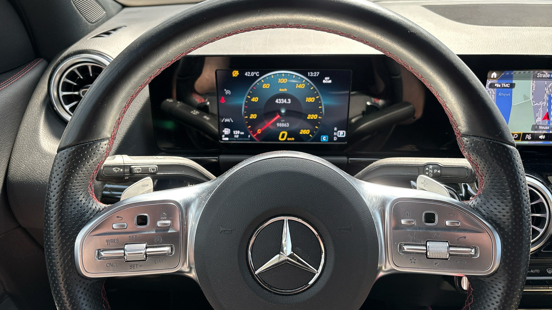 Mercedes-Benz GLA 220 d 4M AMG-Line AHK 6
