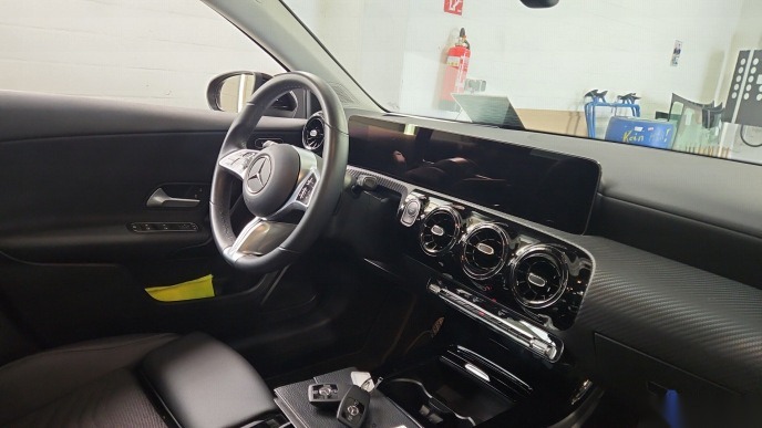 Mercedes-Benz A 180 d T-Leder NAVI SHZ RFK LED 6