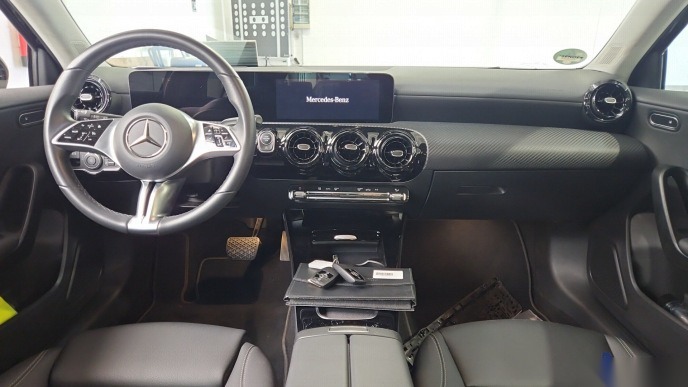 Mercedes-Benz A 180 d T-Leder NAVI SHZ RFK LED 5