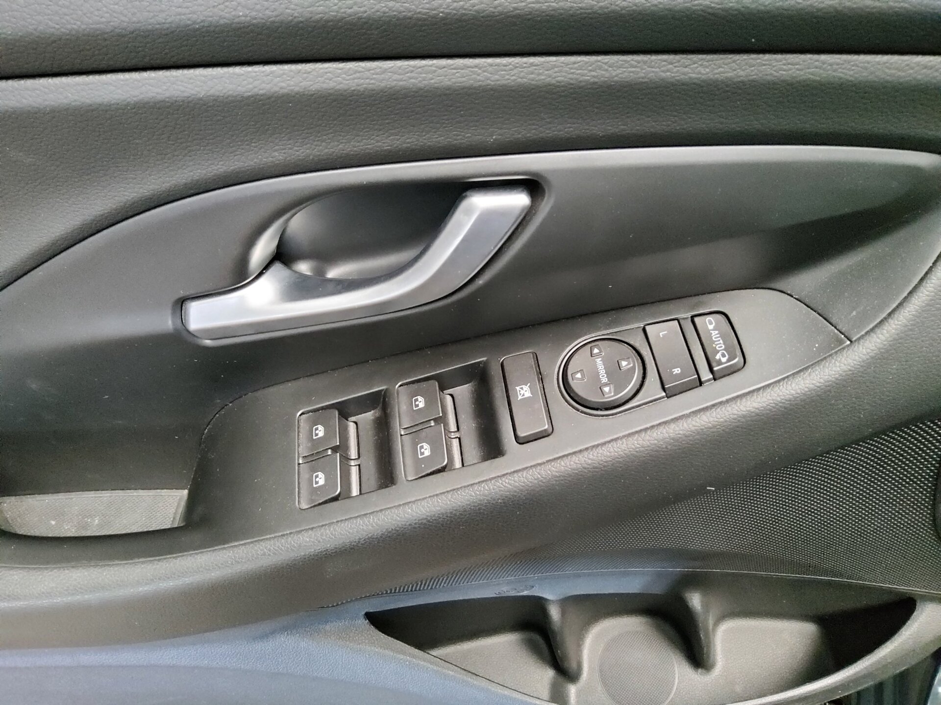 Hyundai i30 1.5 T-GDI Trend Navi LED RFK SHZ CarPlay 9