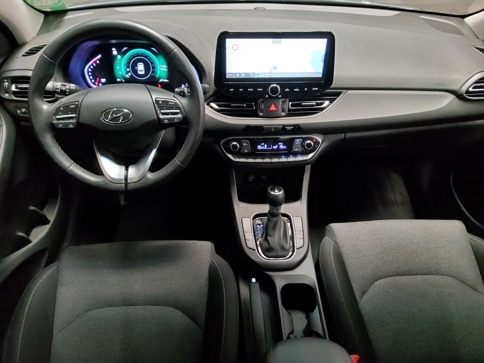 Hyundai i30 1.5 T-GDI Trend Navi LED RFK SHZ CarPlay 5