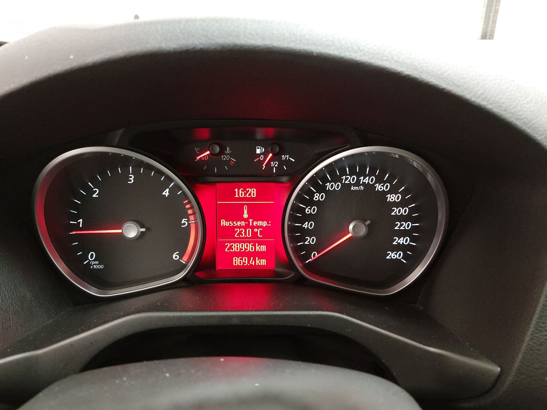 Ford Mondeo Turnier 2.0 TDCi Trend SPORTSITZE KLIMAAUT RADIO MFL STHZG 17