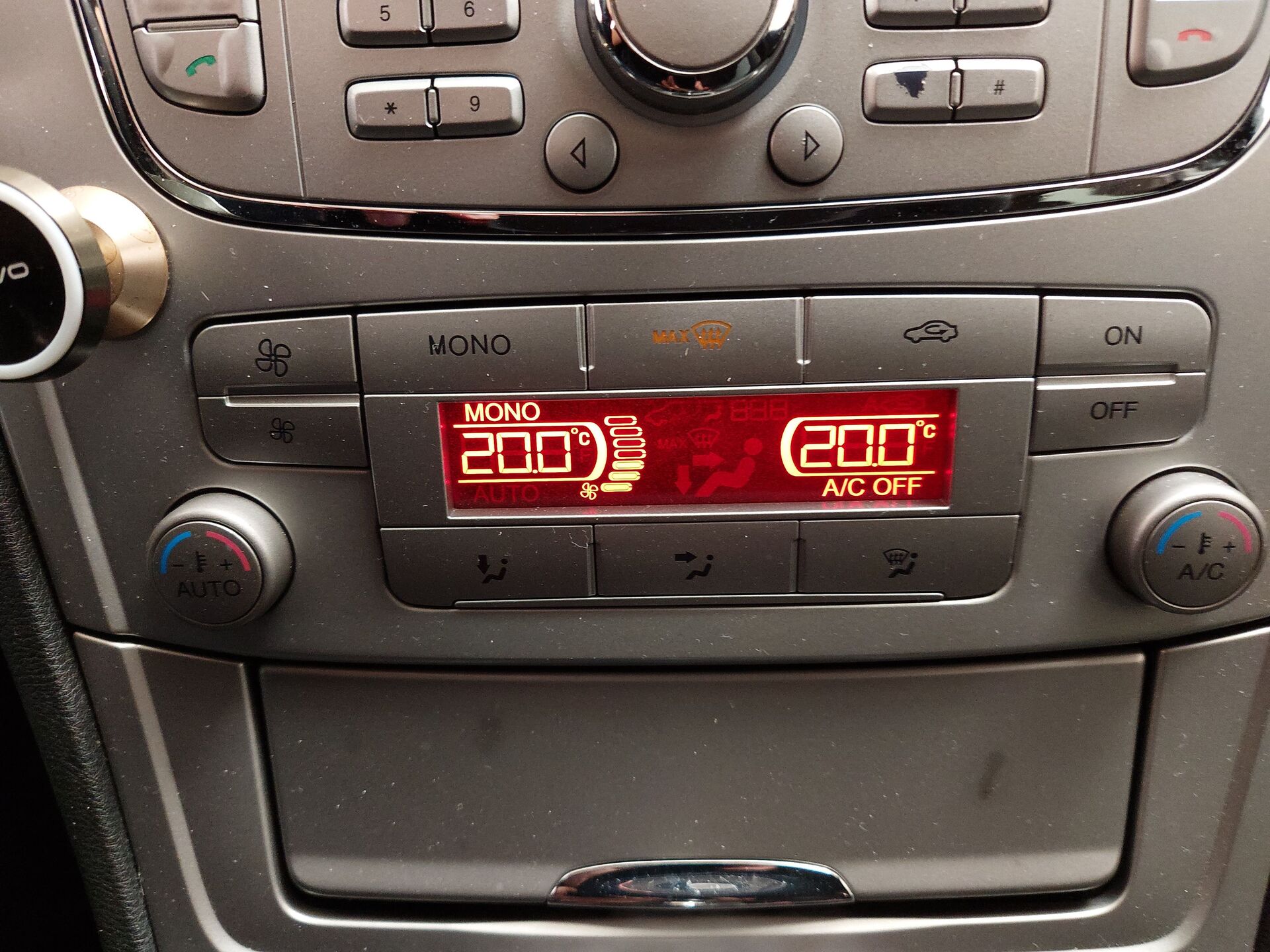 Ford Mondeo Turnier 2.0 TDCi Trend SPORTSITZE KLIMAAUT RADIO MFL STHZG 19