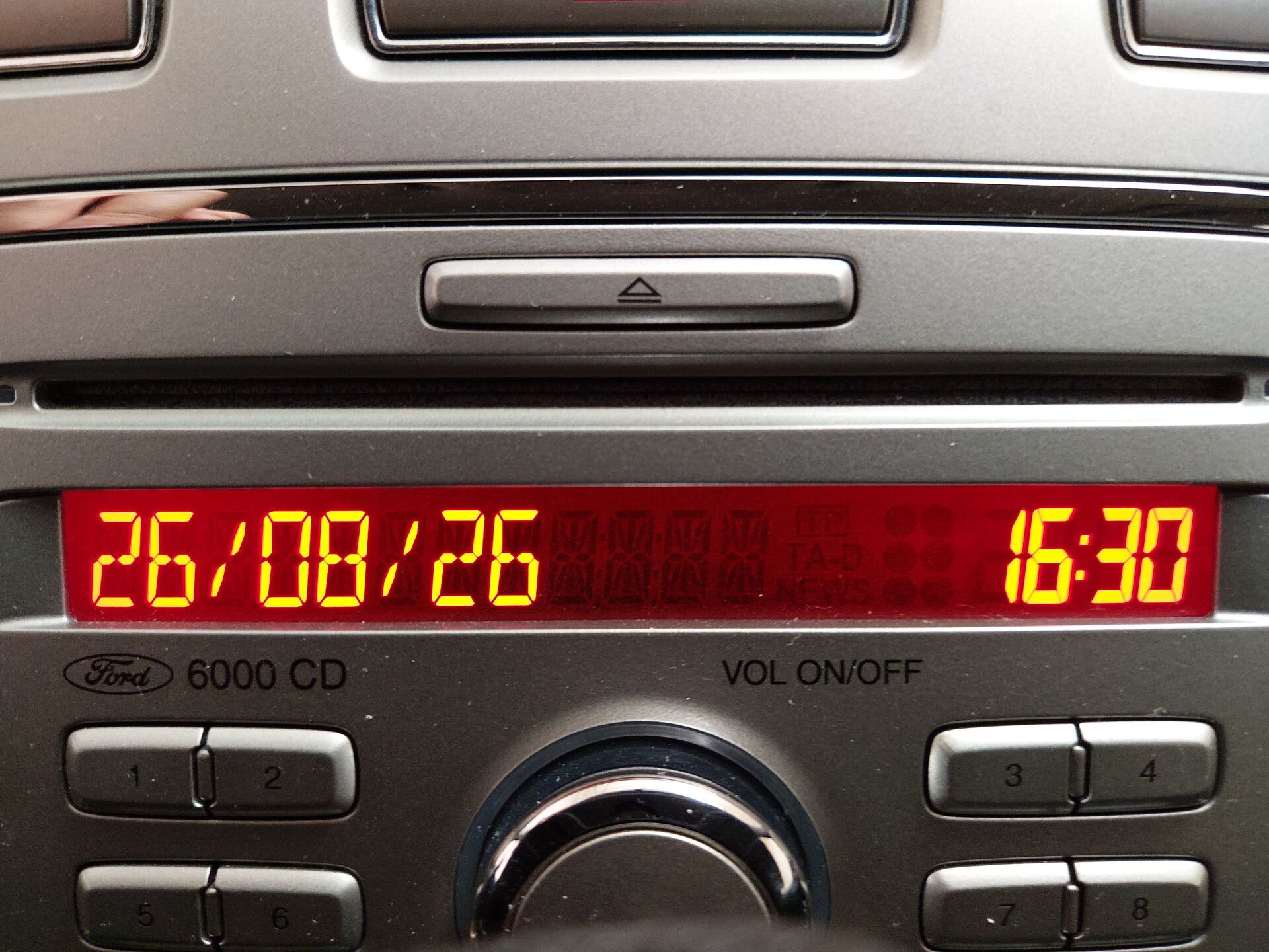 Ford Mondeo Turnier 2.0 TDCi Trend SPORTSITZE KLIMAAUT RADIO MFL STHZG 20