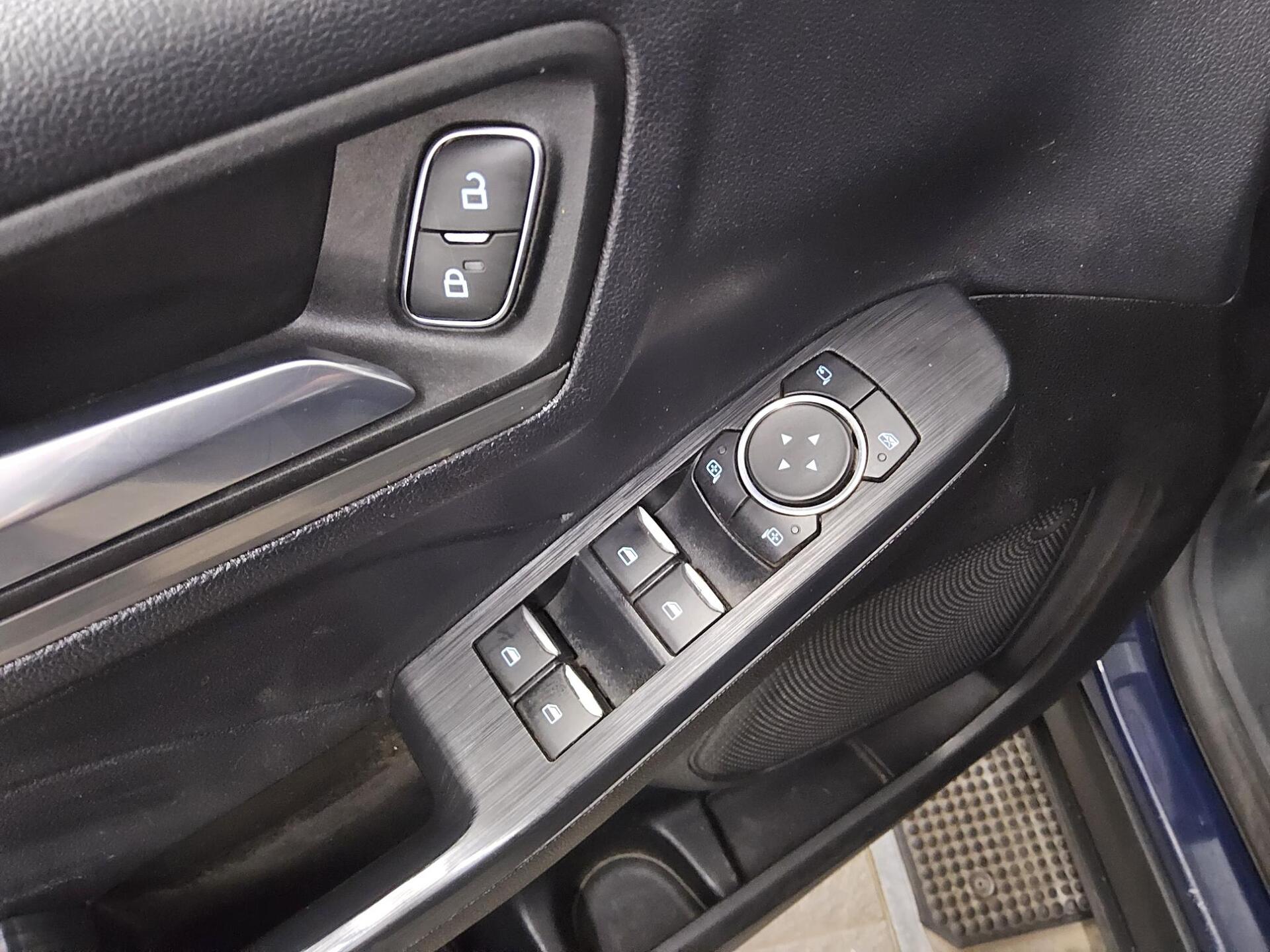 Ford Kuga 2.0 EB Titanium Navi DigiTacho AHK RFK LED 10
