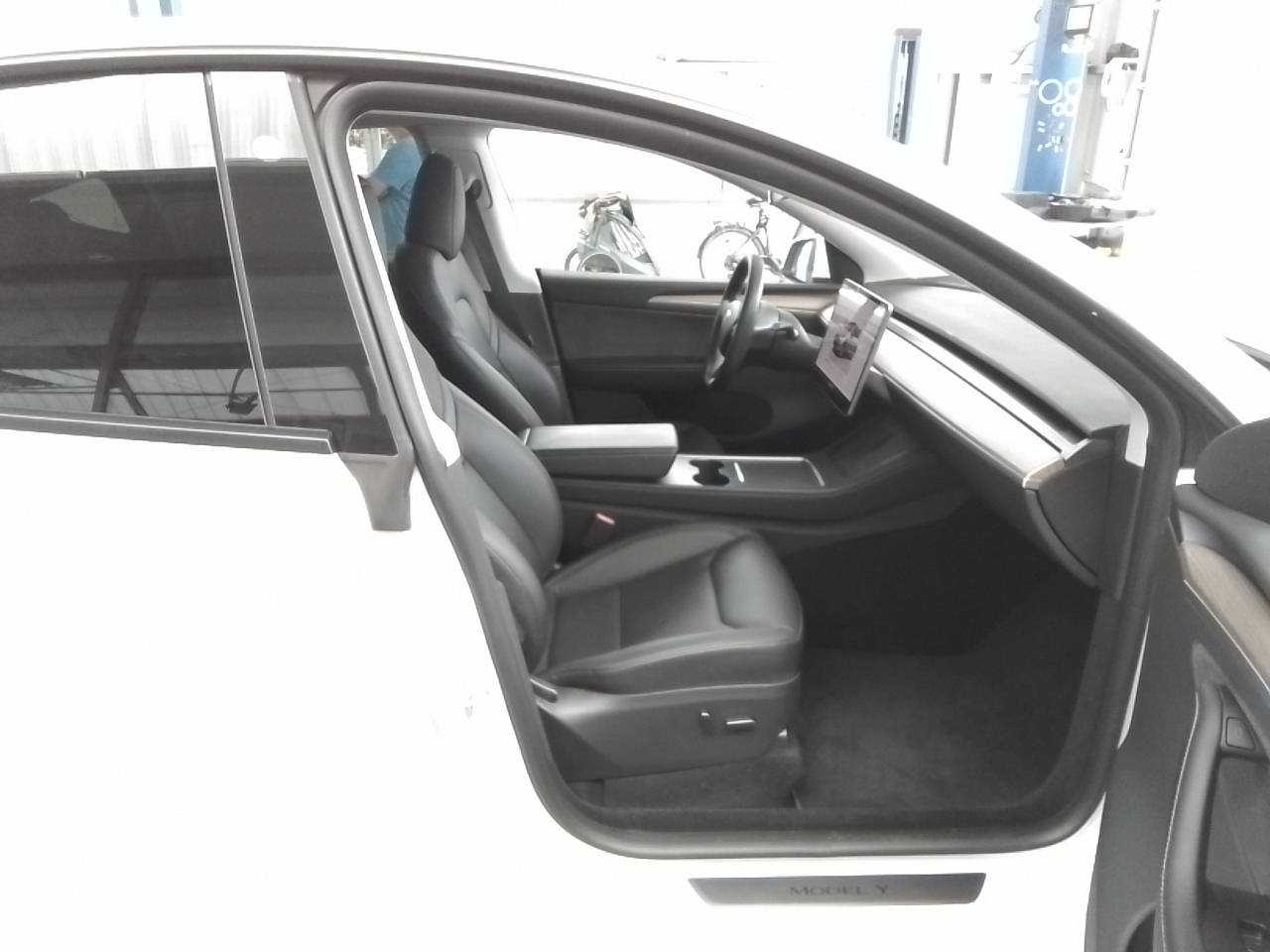 Tesla Model Y RWD NAVI LED LEDER SHZ 6