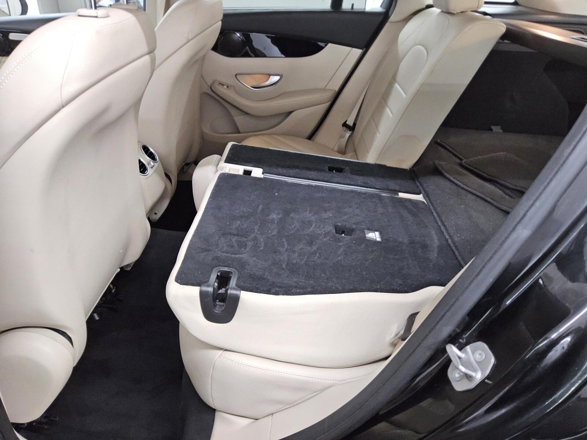 Mercedes-Benz GLC 220 d 4M Command LED Leder AHK 12