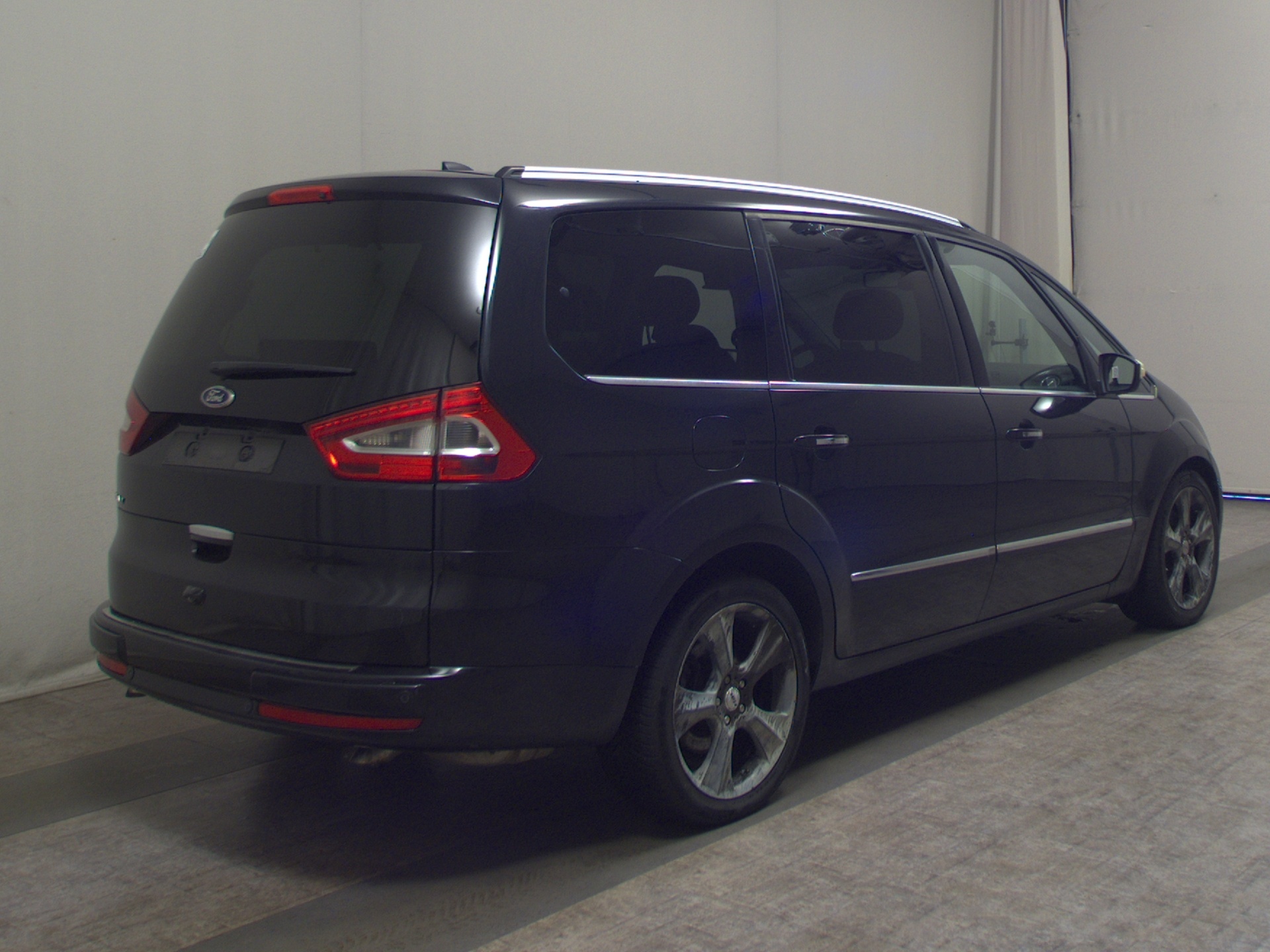Ford Galaxy 2.0 TDCi Titanium 7-Sitzer RfK HU 03/27 4