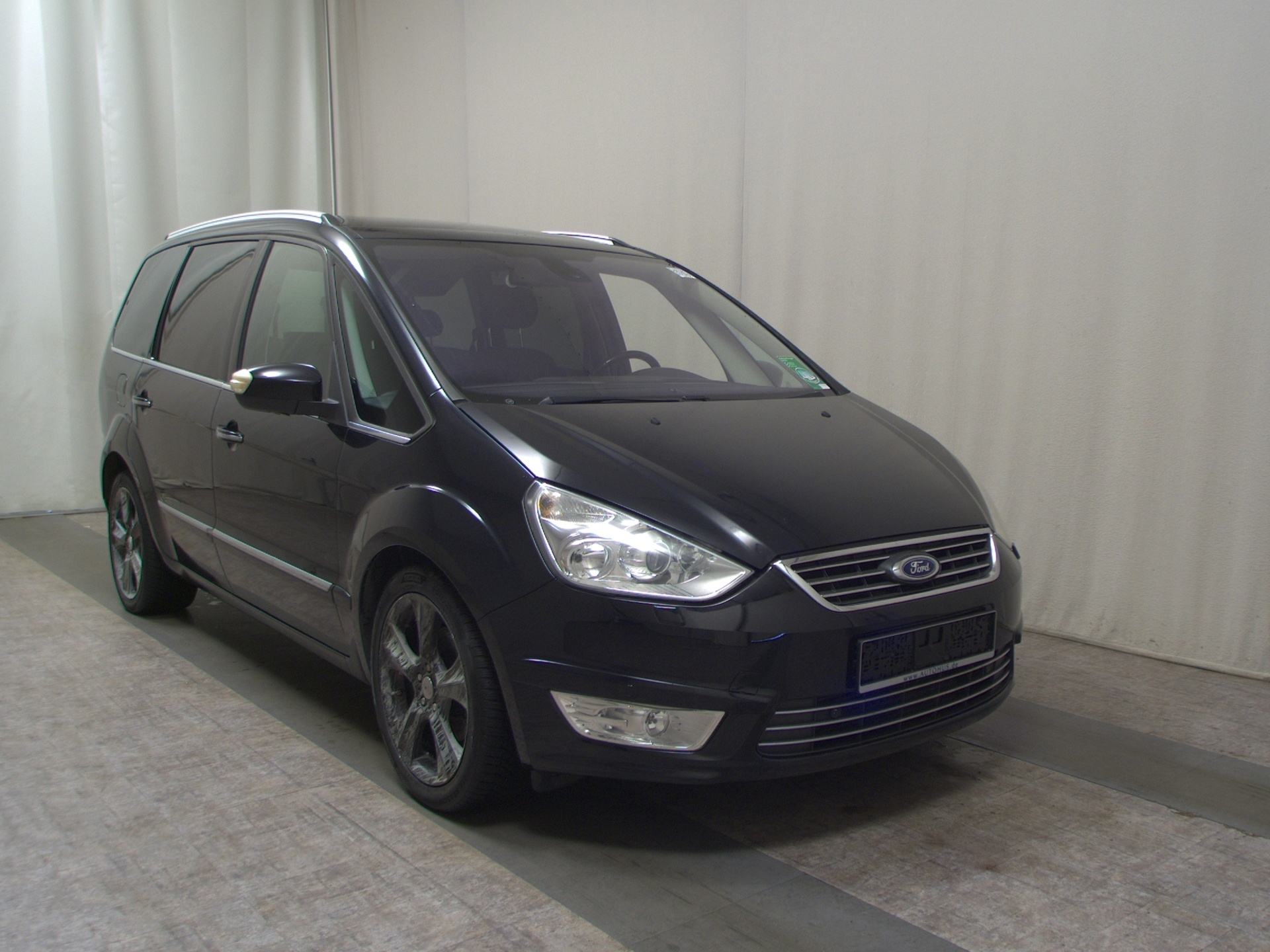 Ford Galaxy 2.0 TDCi Titanium 7-Sitzer RfK HU 03/27 3