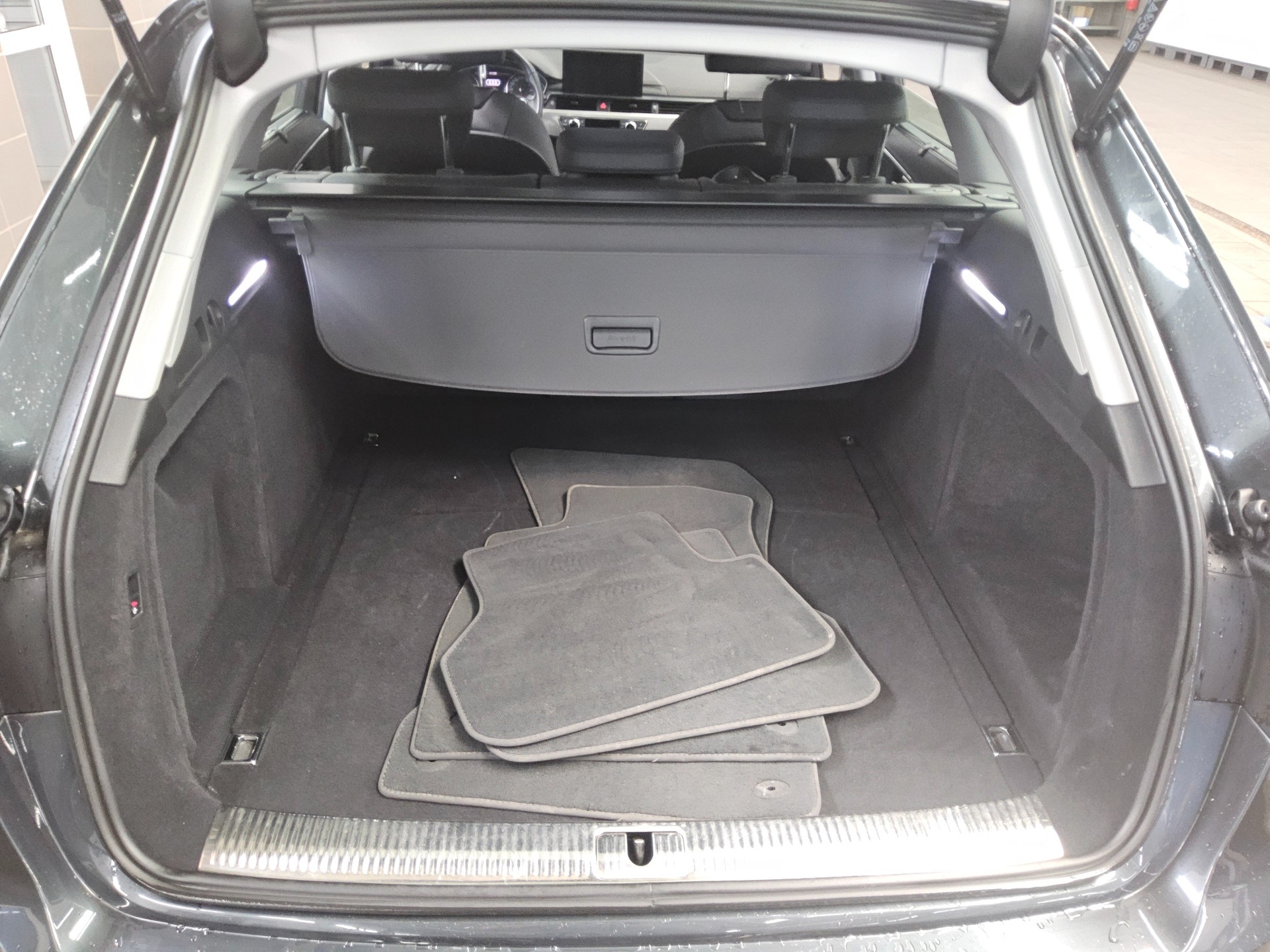 Audi A4 Avant 40 TDI Qu. advanced Leder Navi LED Sound 11