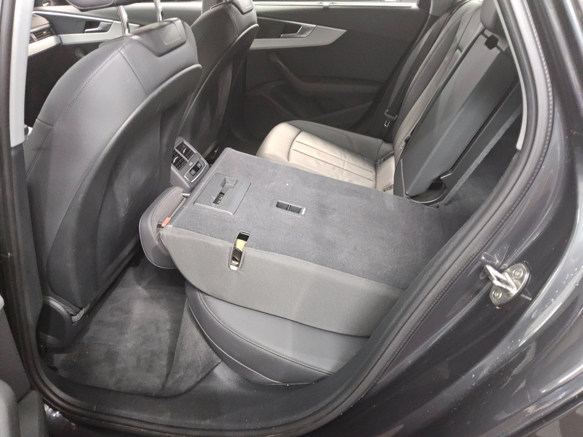 Audi A4 Avant 40 TDI Qu. advanced Leder Navi LED Sound 13