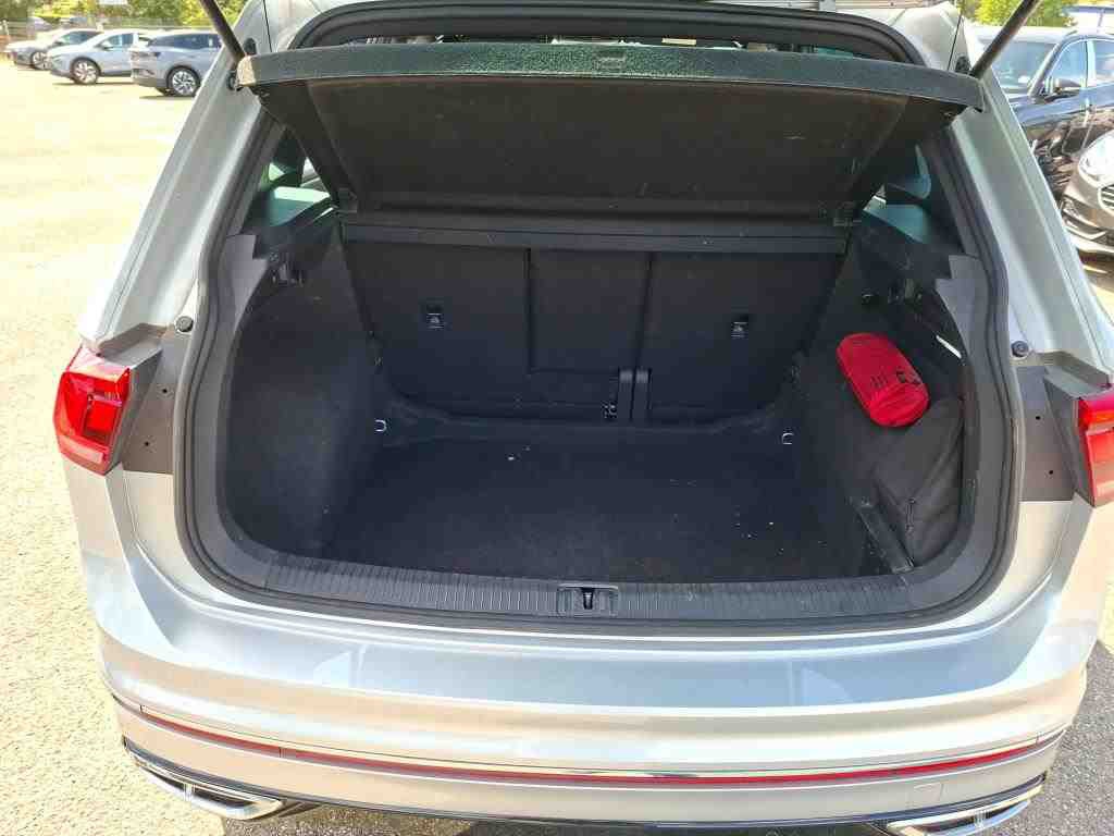 Volkswagen Tiguan 2.0 TDI R-Line NAVI DC LED AHK 10