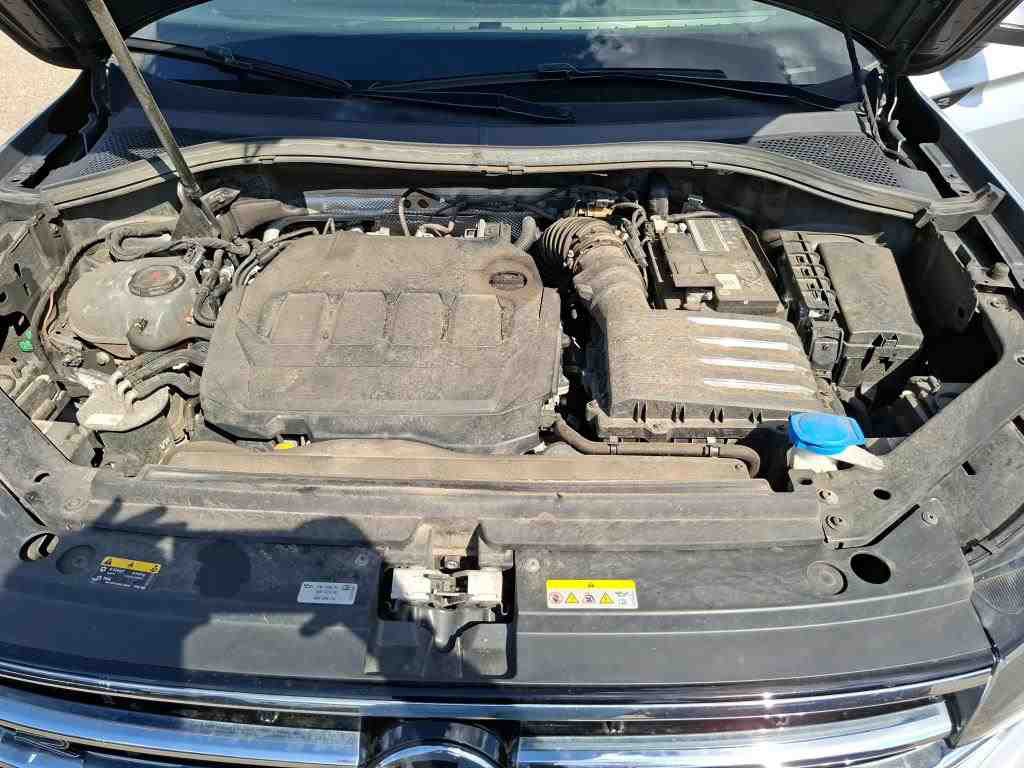 Volkswagen Tiguan 2.0 TDI R-Line NAVI DC LED AHK 11