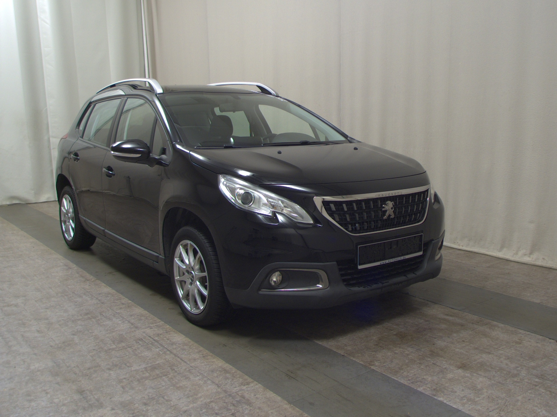 Peugeot 2008 1.2 PureTech Navi Pano AHK PDC Shz 3