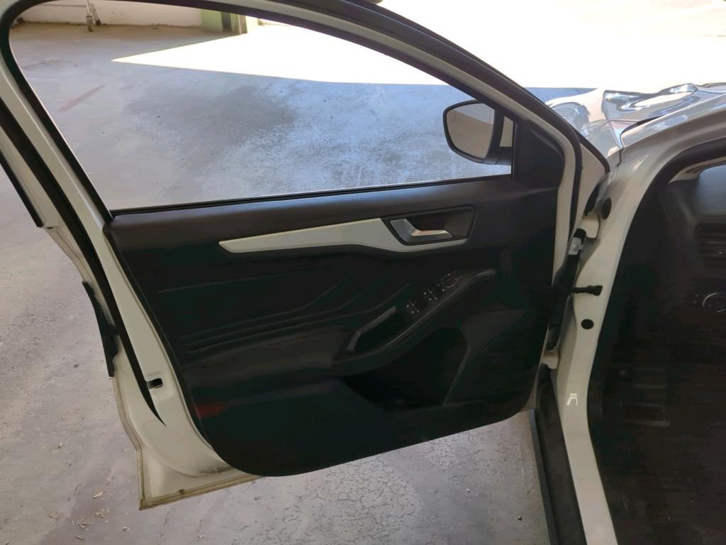 Ford Focus Turnier 1.5 EB Cool&Connect Navi LED AHK RFK SHZ 8