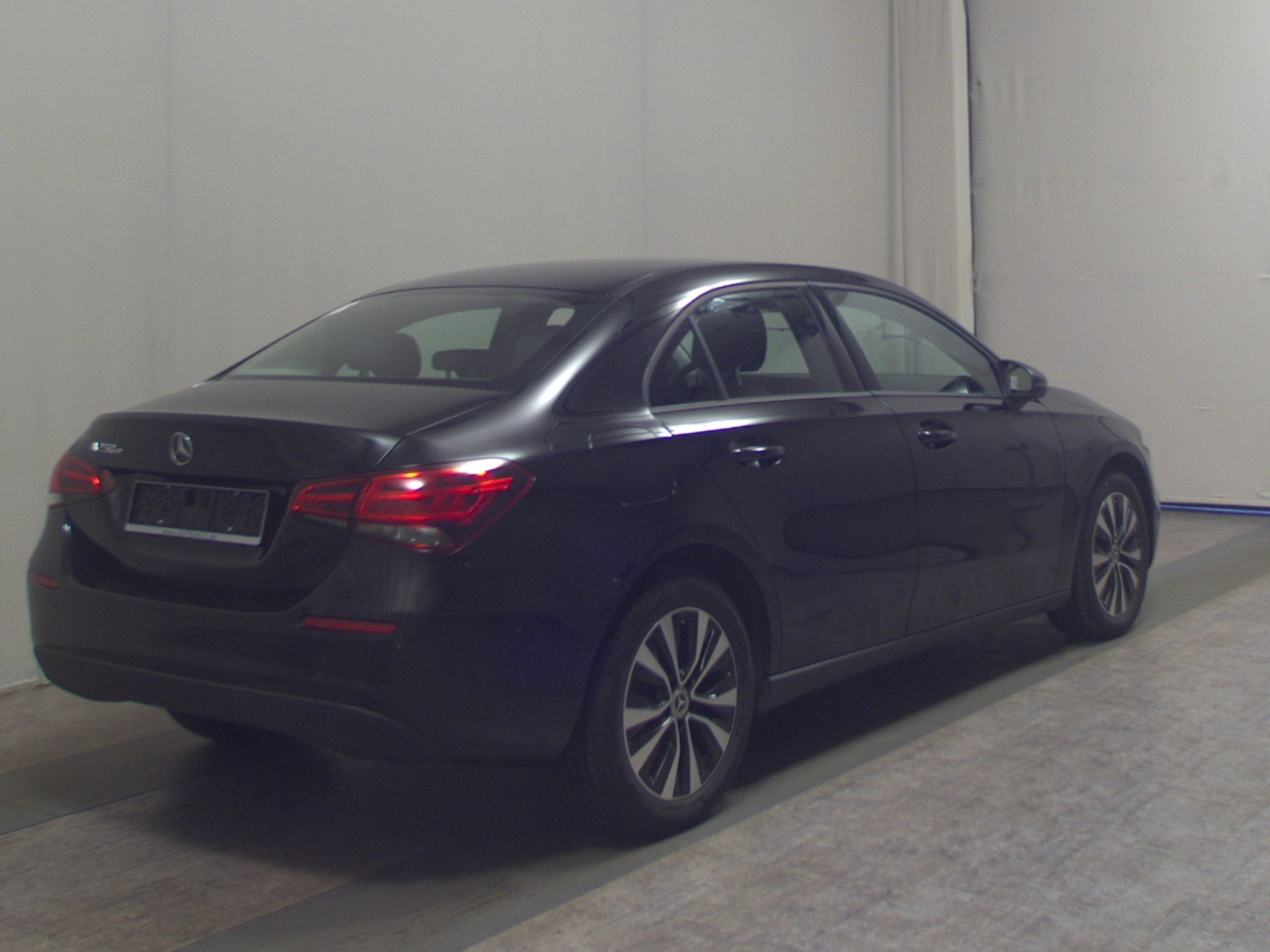 Mercedes-Benz A 250 Lim. e Navi MBUX PDC SHZ Tempomat 4