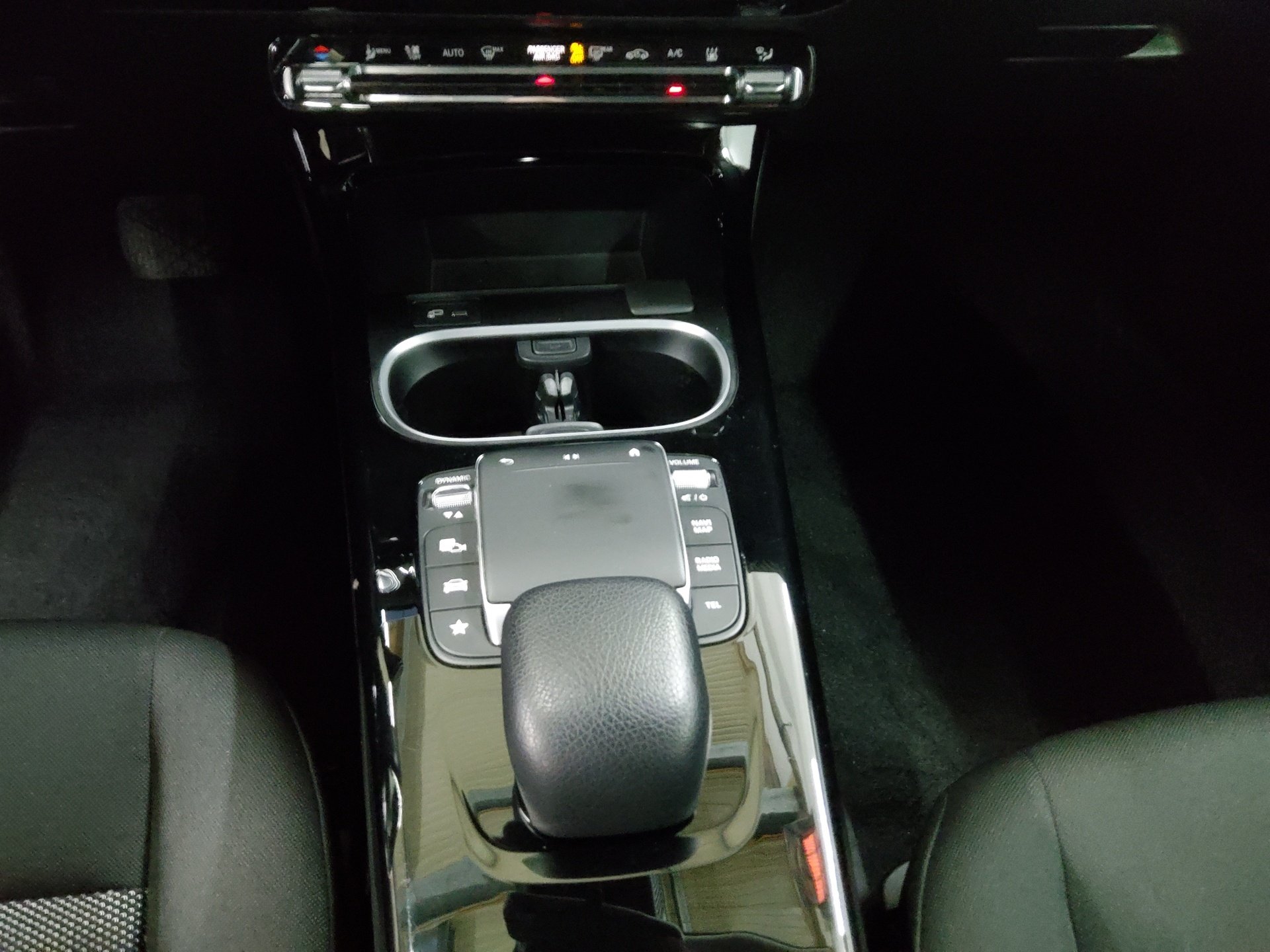 Mercedes-Benz A 250 Lim. e Navi MBUX PDC SHZ Tempomat 6