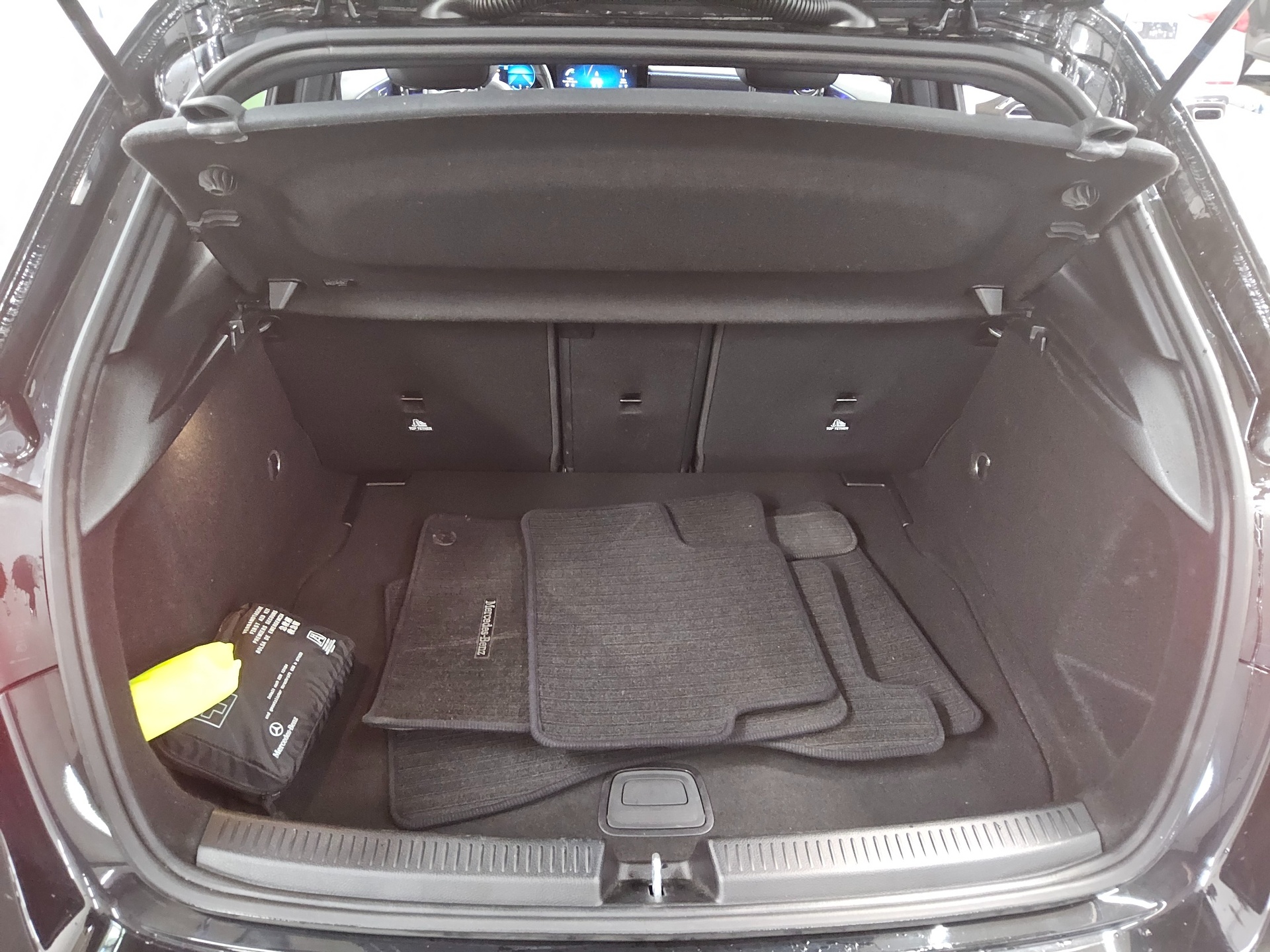 Mercedes-Benz A 250 Progressive Leder Navi MB-LED Pano Distro+ 11