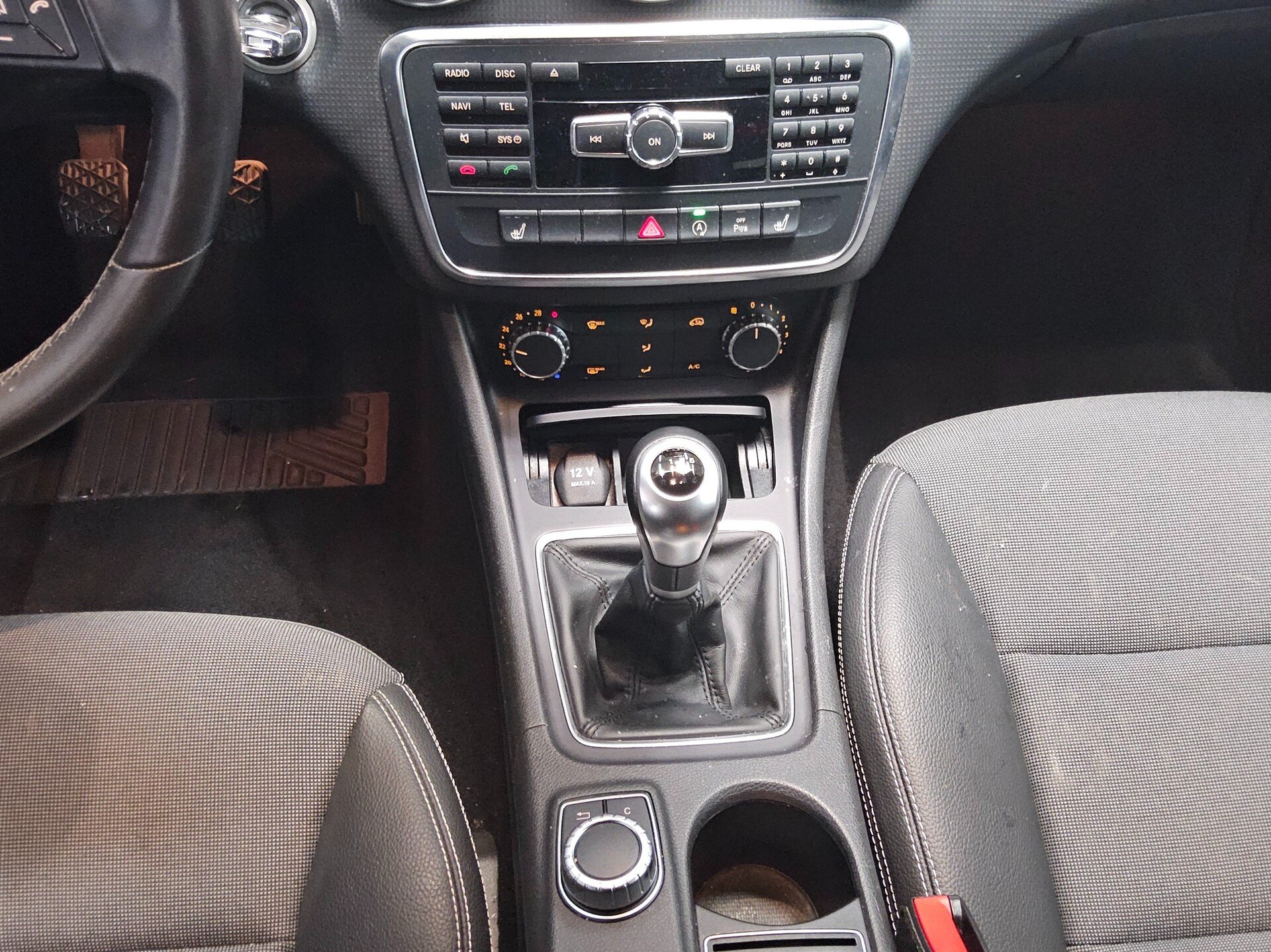 Mercedes-Benz A 180 Style T-Leder Navi PDC Shz 6