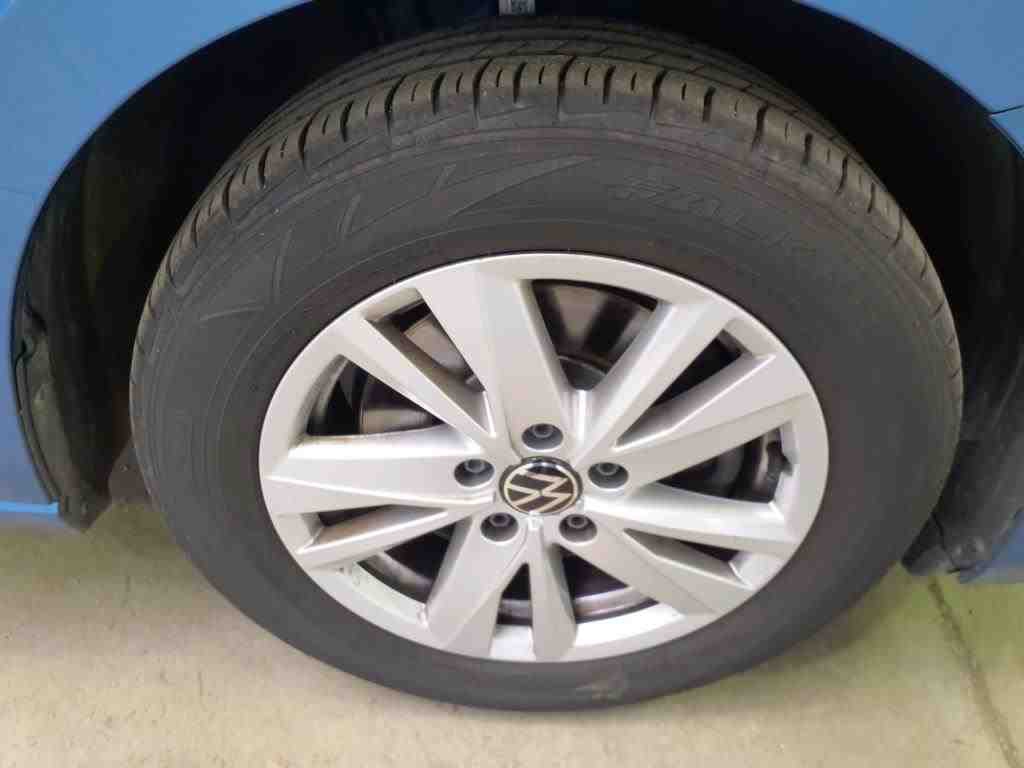Volkswagen Touran 2.0 TDI Comf. Navi LED Pano 11