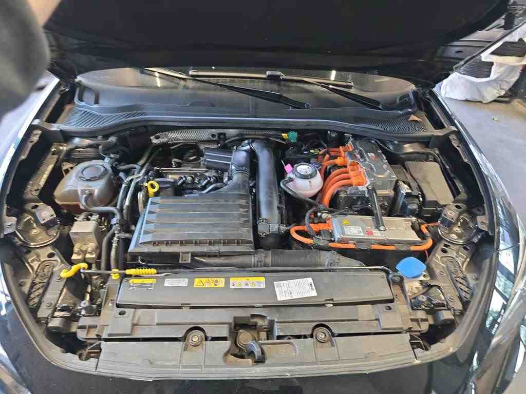 Cupra Leon CUPRA NAVI SHZ PDC LED 11